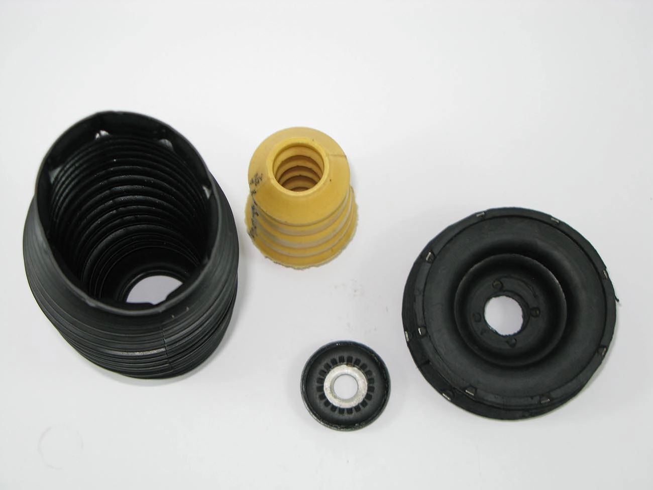 KIT AMORTECEDOR DIANTEIRO COMPLETO COXIM COM ROLAMENTO/BATENTE/COIFA FORD COURIER 97/13 FIESTA STREET 96/07 KA