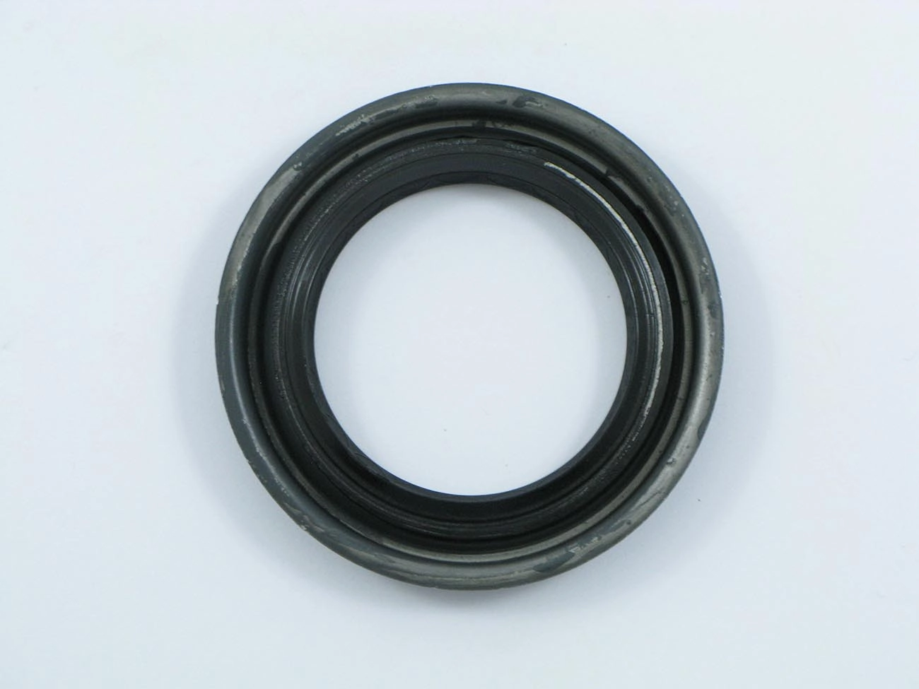 RETENTOR CAMBIO VW 7.100/8.140/8.150 - 5106A/6206A - EIXO PILOTO