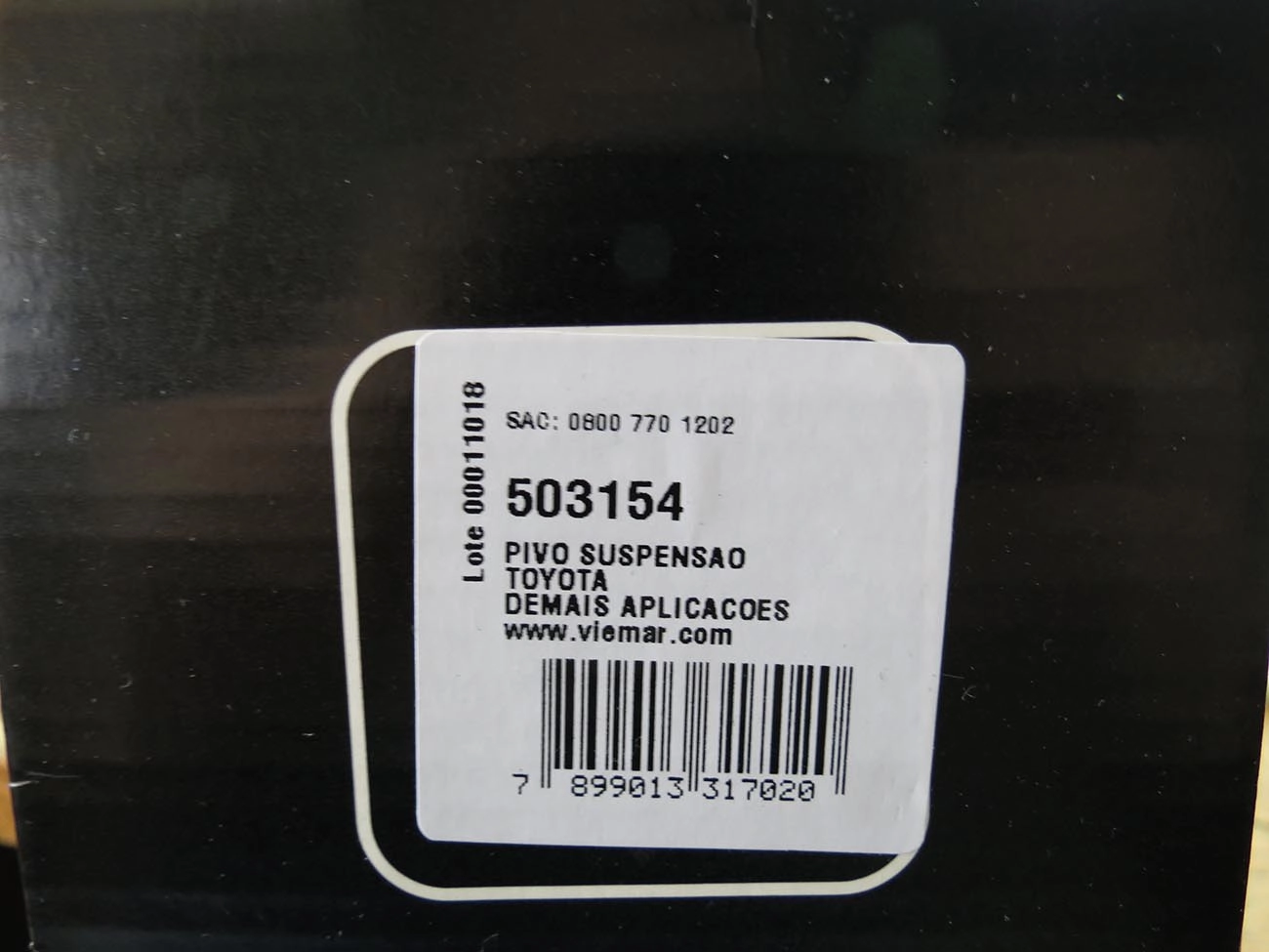 PIVÔ SUSPENSÃO INFERIOR ESQUERDO TOYOTA HILUX SW4 96/02