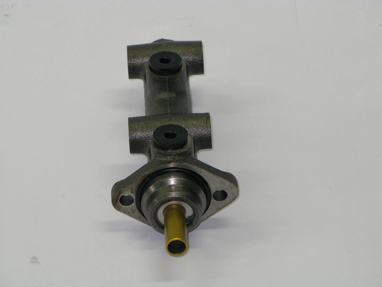 CILINDRO MESTRE FREIO VW GOL/VOYAGE/PARATI/SAVEIRO 81/84 - PASSAT 77/84 - SANTANA 84/90 - 6 SAÍDAS