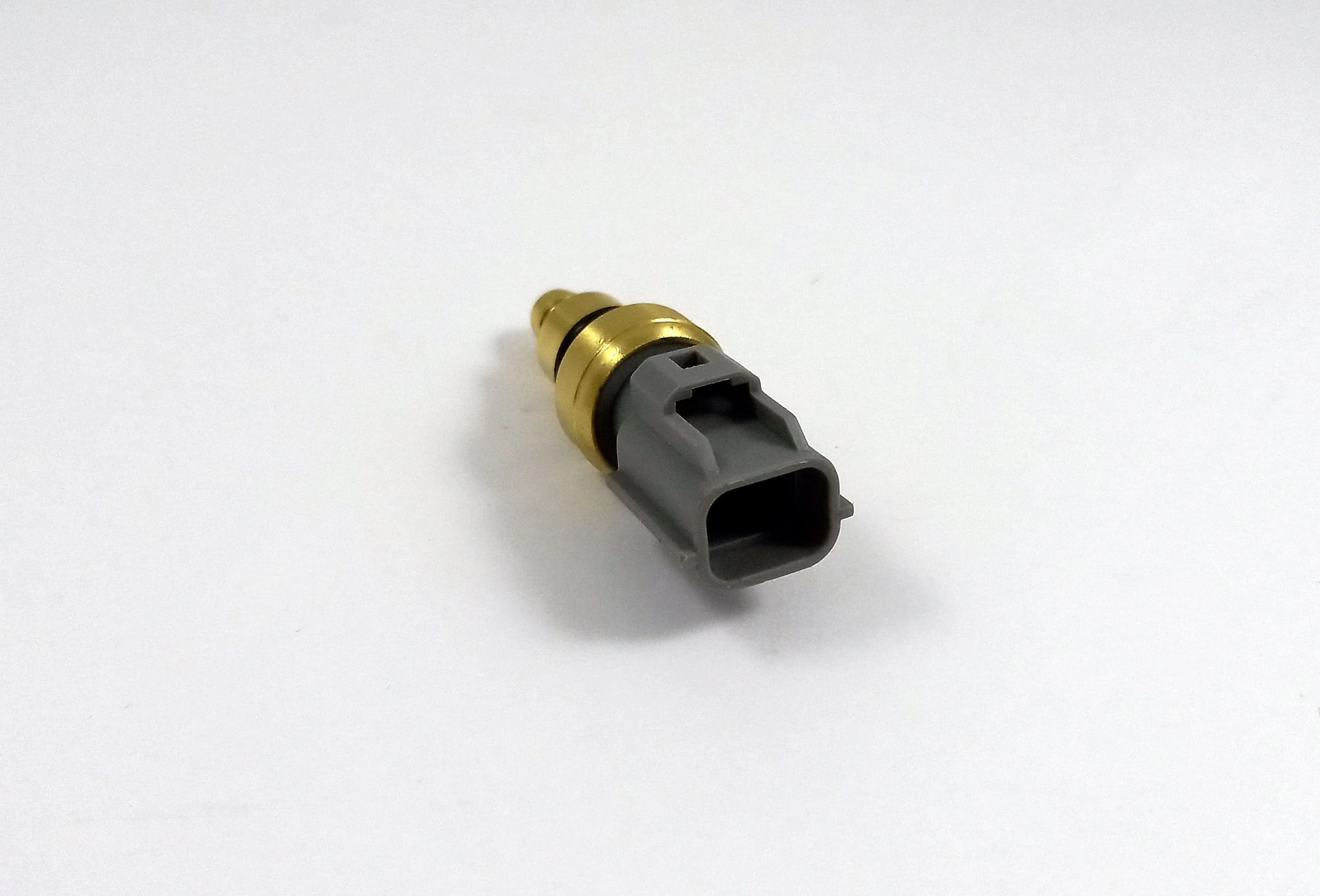 PLUG ELÊTRONICO TEMPERATURA ÁGUA FORD FIESTA/KA/COURIER 99/ - ESCORT 1.6 ZETEC - CINZA ENCAIXE