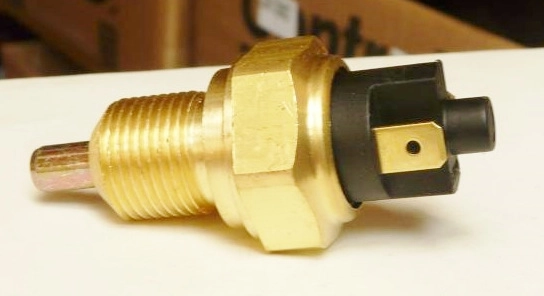 INTERRUPTOR DE LUZ DE RE - TOYOTA BANDEIRANTE - /93