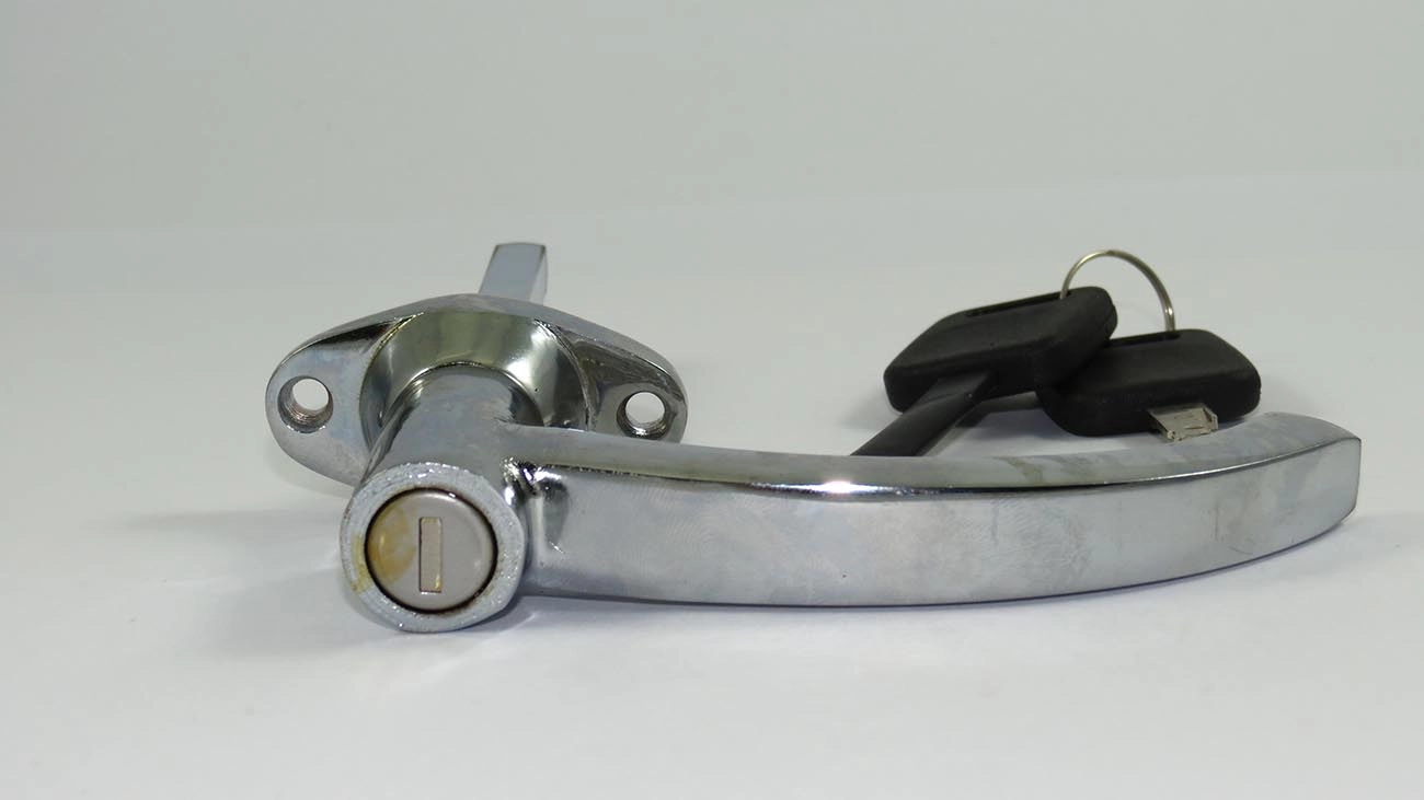 MACANETA EXTERNA TOYOTA BANDEIRANTE /82 - TRASEIRA CROMADA