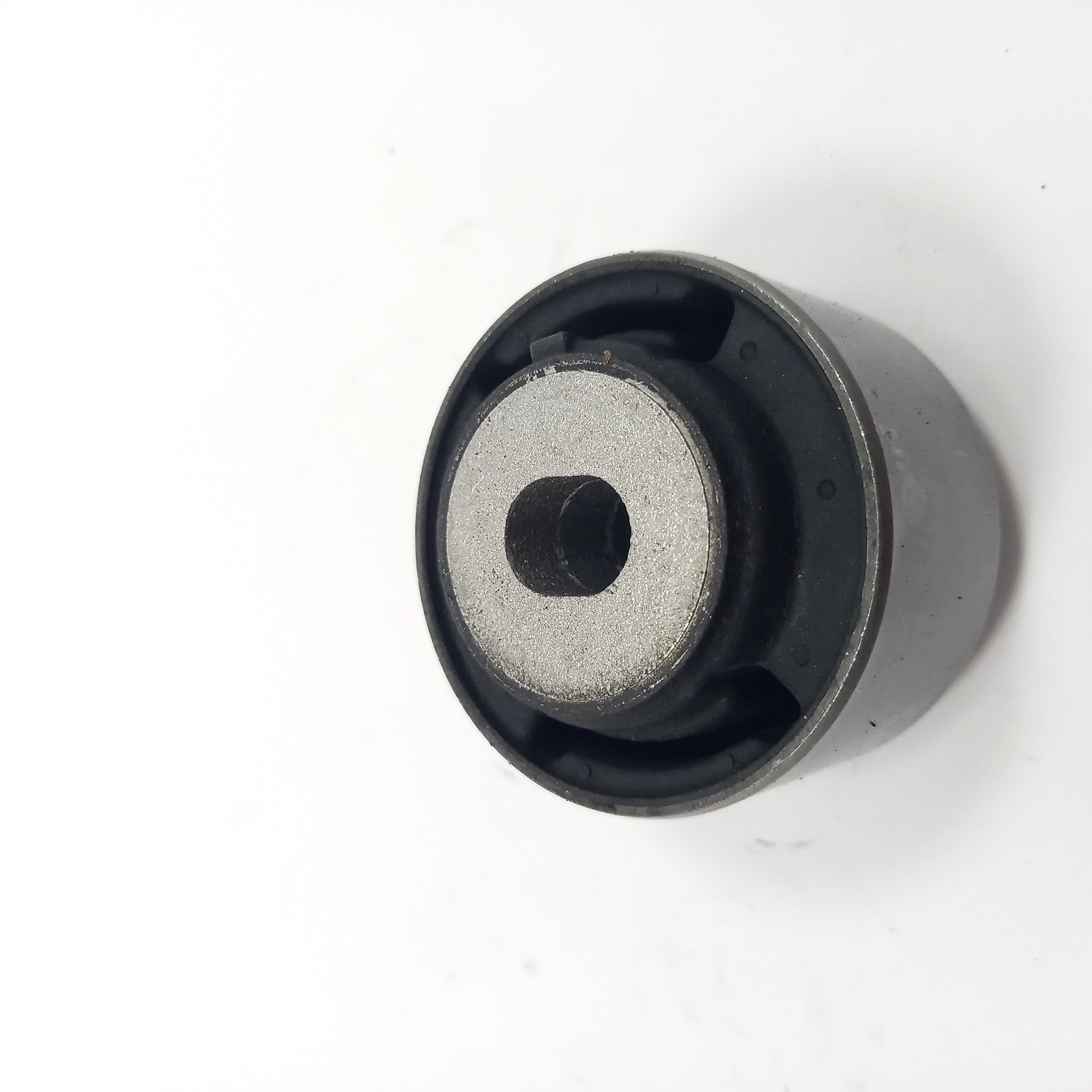 BUCHA TRASEIRA BANDEJA DIANTEIRA FORD NOVA ECOSPORT 13/21 - NEW FIESTA 10/19 - KA 14/21