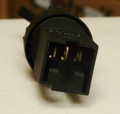 INTERRUPTOR LUZ FREIO FIAT PALIO/UNO/TIPO/MAREA/TEMPRA 3 TERMINAIS