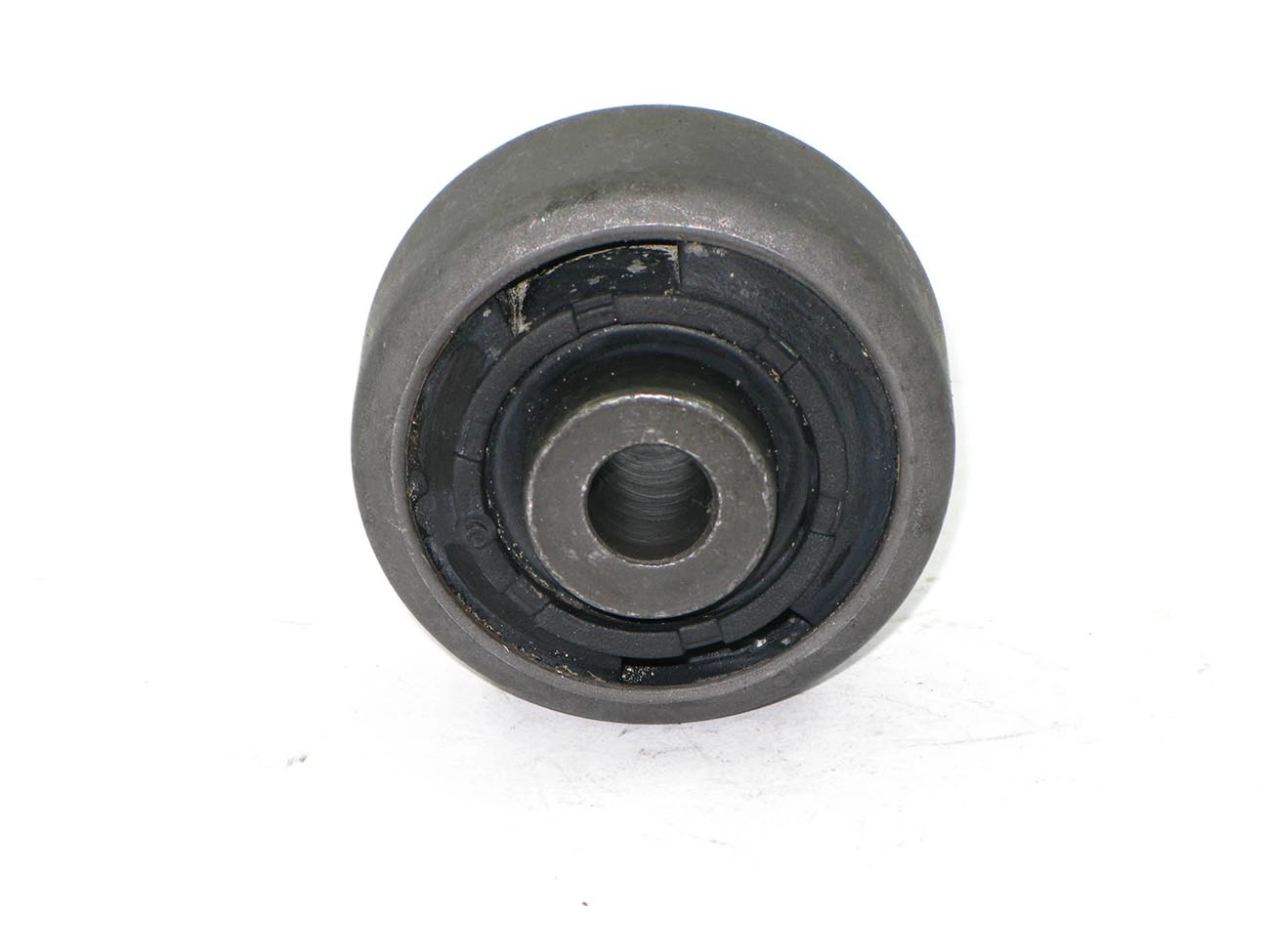 BUCHA TRASEIRA BANDEJA DIANTEIRA FORD MONDEO 97/
