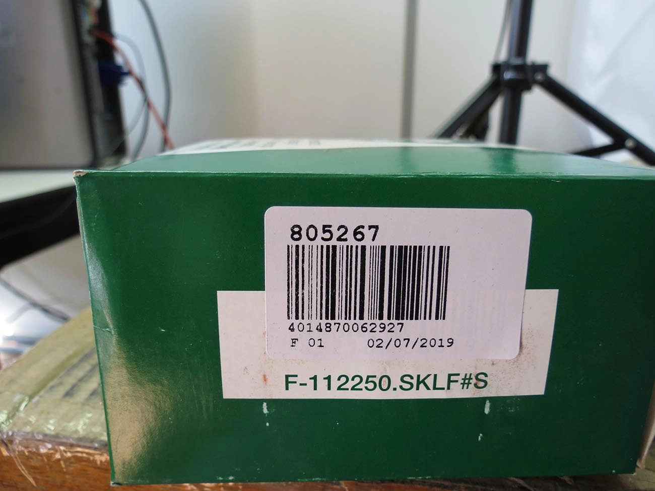 CUBO TRASEIRO COM ROLAMENTO SEM ABS COM RECORTE FIAT UNO/PRÊMIO 84/08 - 4 FUROS