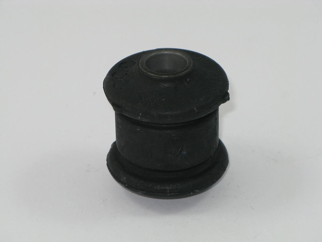 BUCHA DIANTEIRA BANDEJA SUSPENSÃO GM AGILE CORSA 94/01 CLASSIC 02/ CELTA 00/ PRISMA 06/12 TIGRA