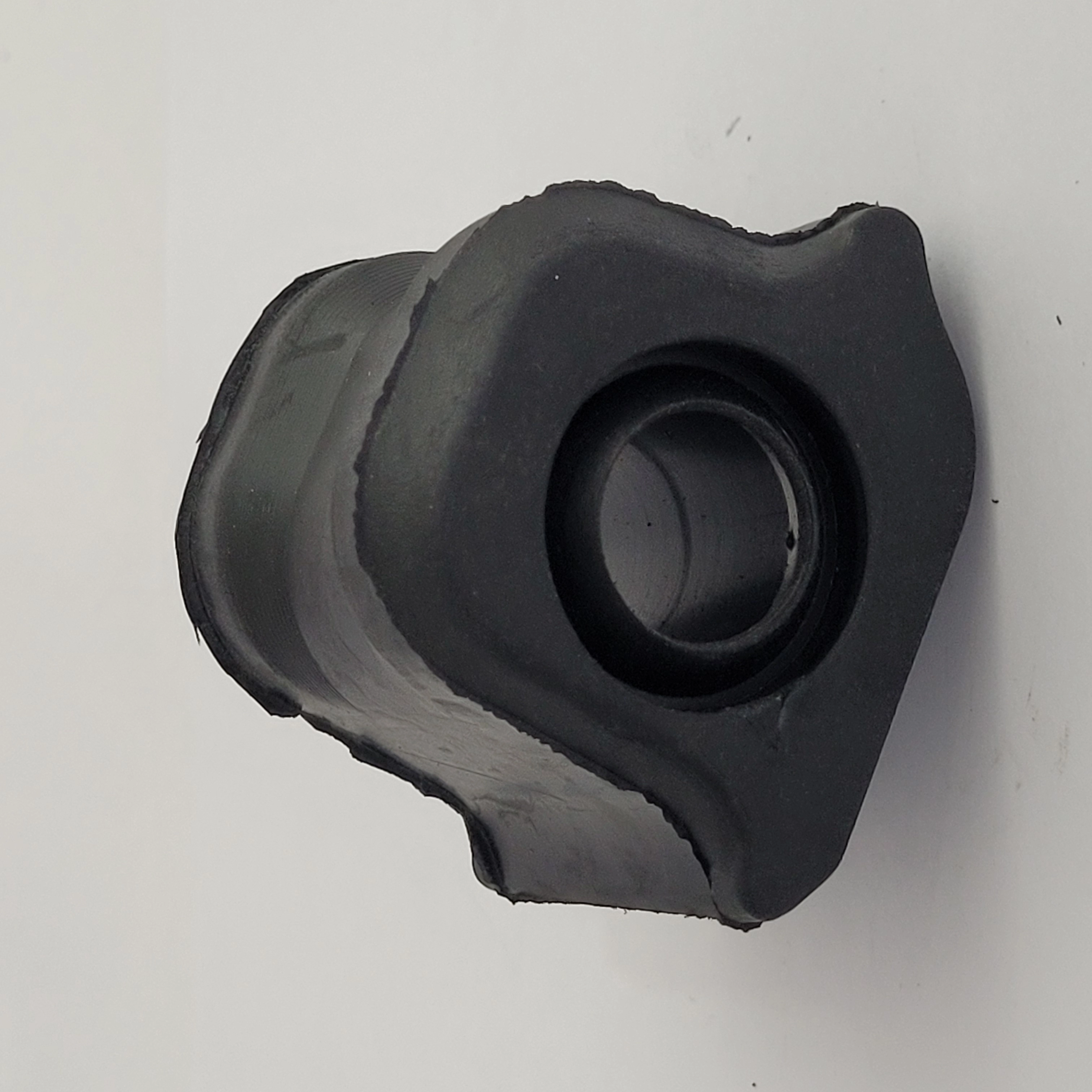 BUCHA ESTABILIZADOR DIANTEIRA ESQUERDA TOYOTA RAV4 2006/3013 - FURO 23,4MM