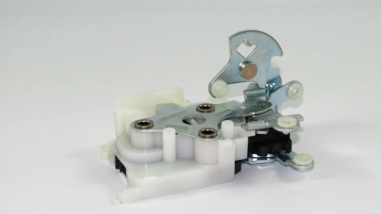 FECHADURA PORTA GM S-10/BLAZER 95/ - DIANTEIRA DIREITO - MECANICA PRE-DISPOSTA P/ELETRICA