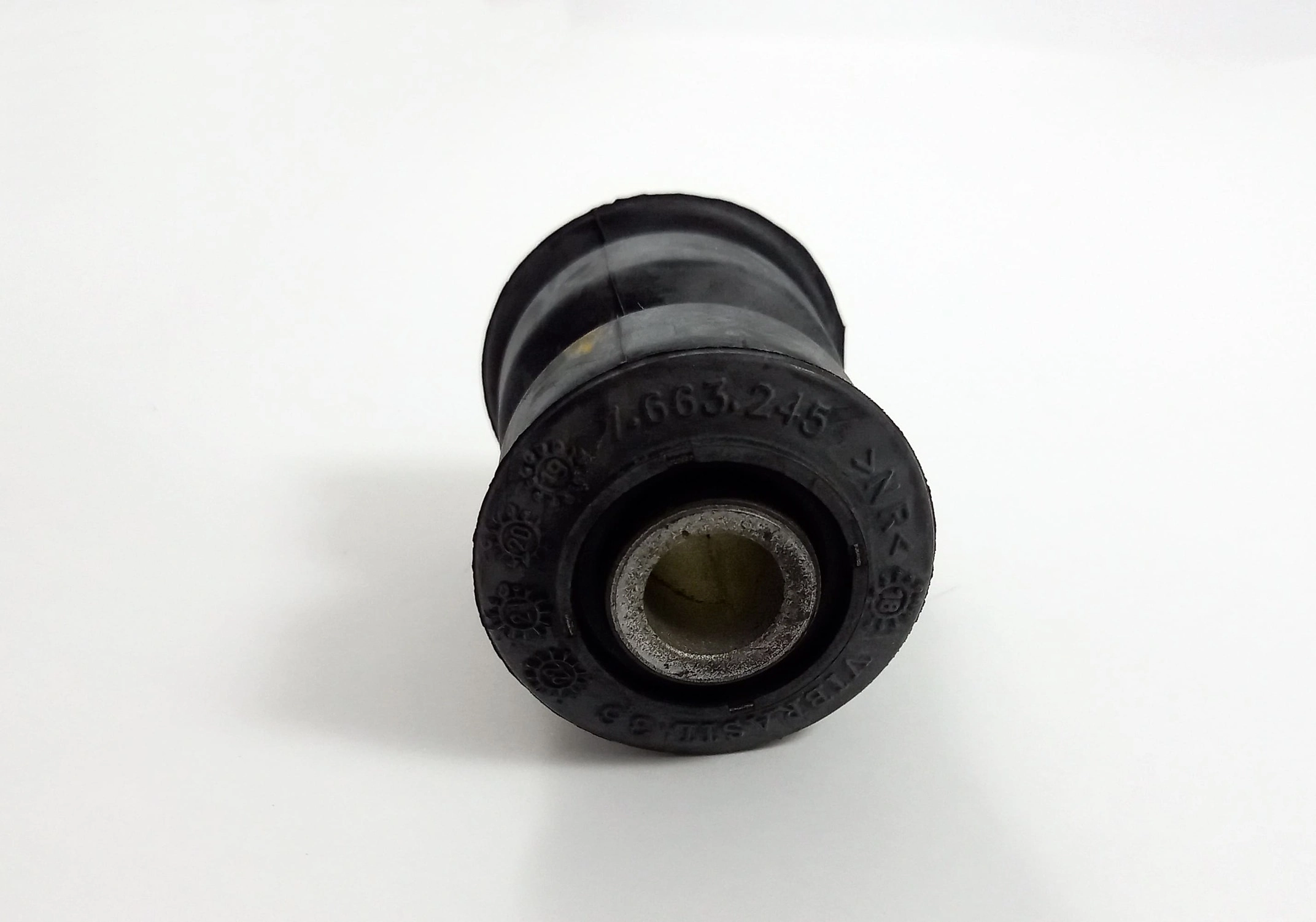 BUCHA DIANTEIRA FEIXE MOLAS TRASEIRO FIAT FIORINO 1994/ STRADA 1999/
