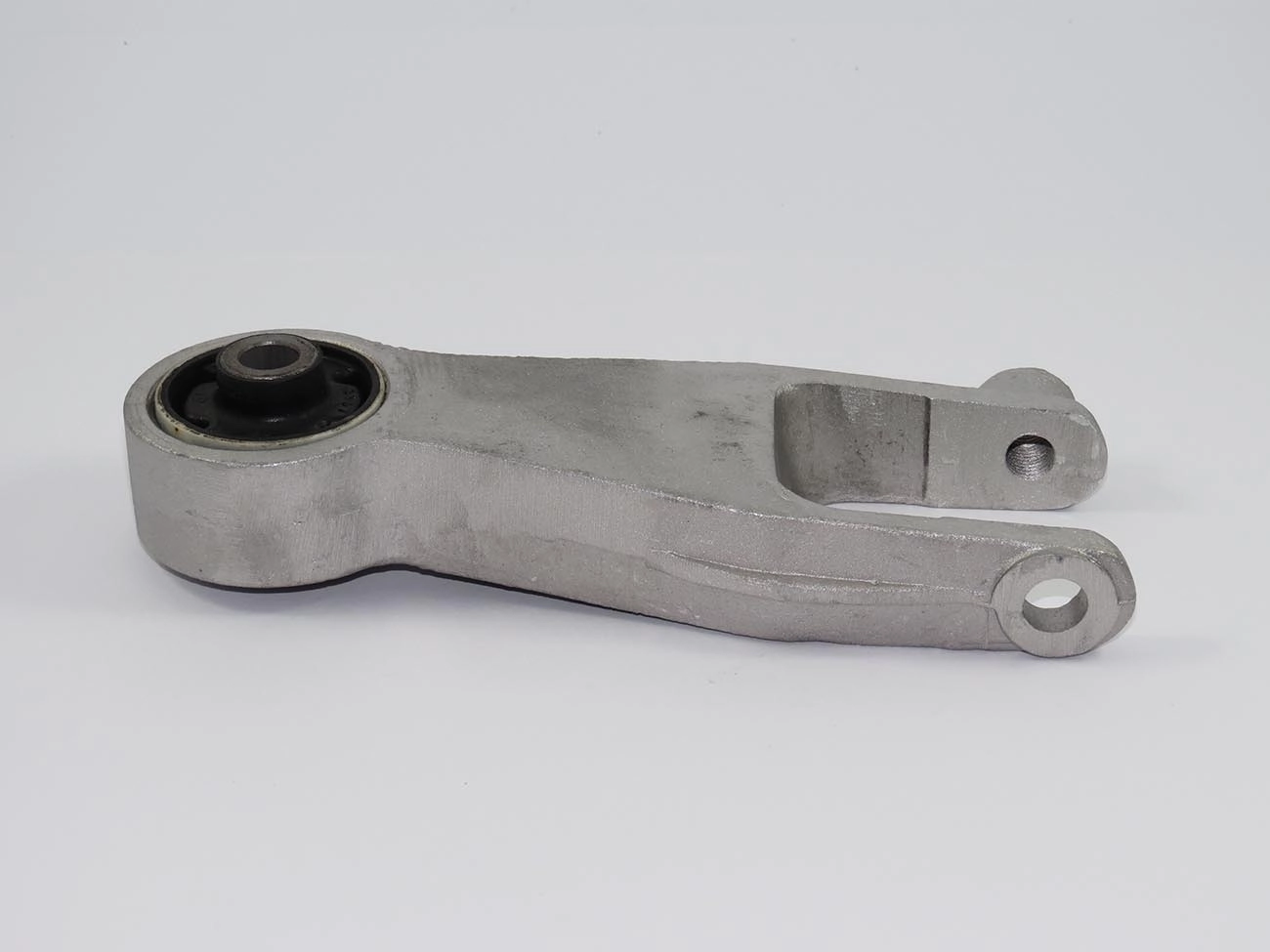 COXIM LIMITADOR HORIZONTAL TRASEIRO DIREITO MOTOR GM NOVO CORSA/MERIVA/MONTANA 02/12