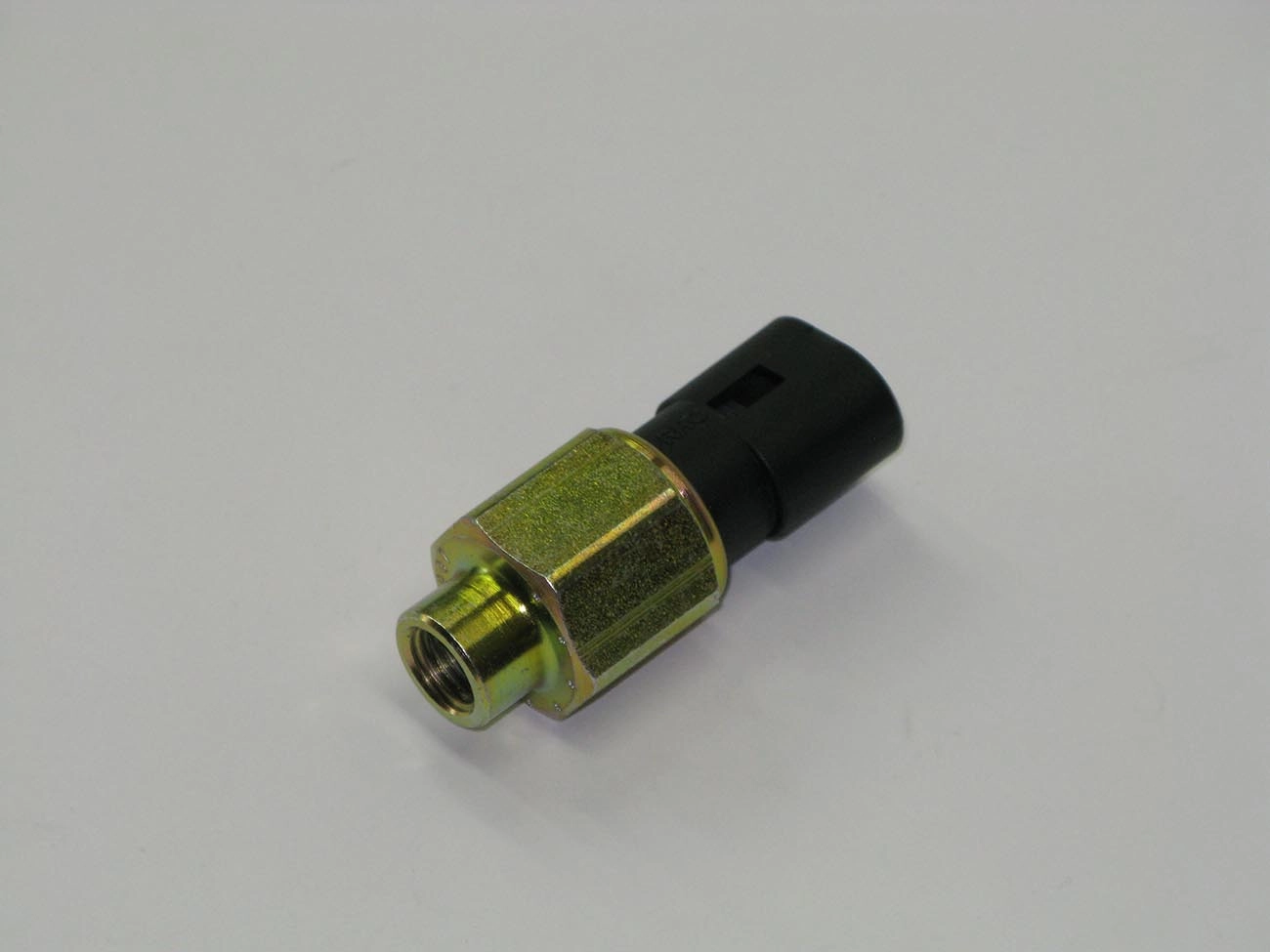 INTERRUPTOR PRESSÃO DIREÇÃO HIDRÁULICA RENAULT CLIO/SCENIC - 7/16X20