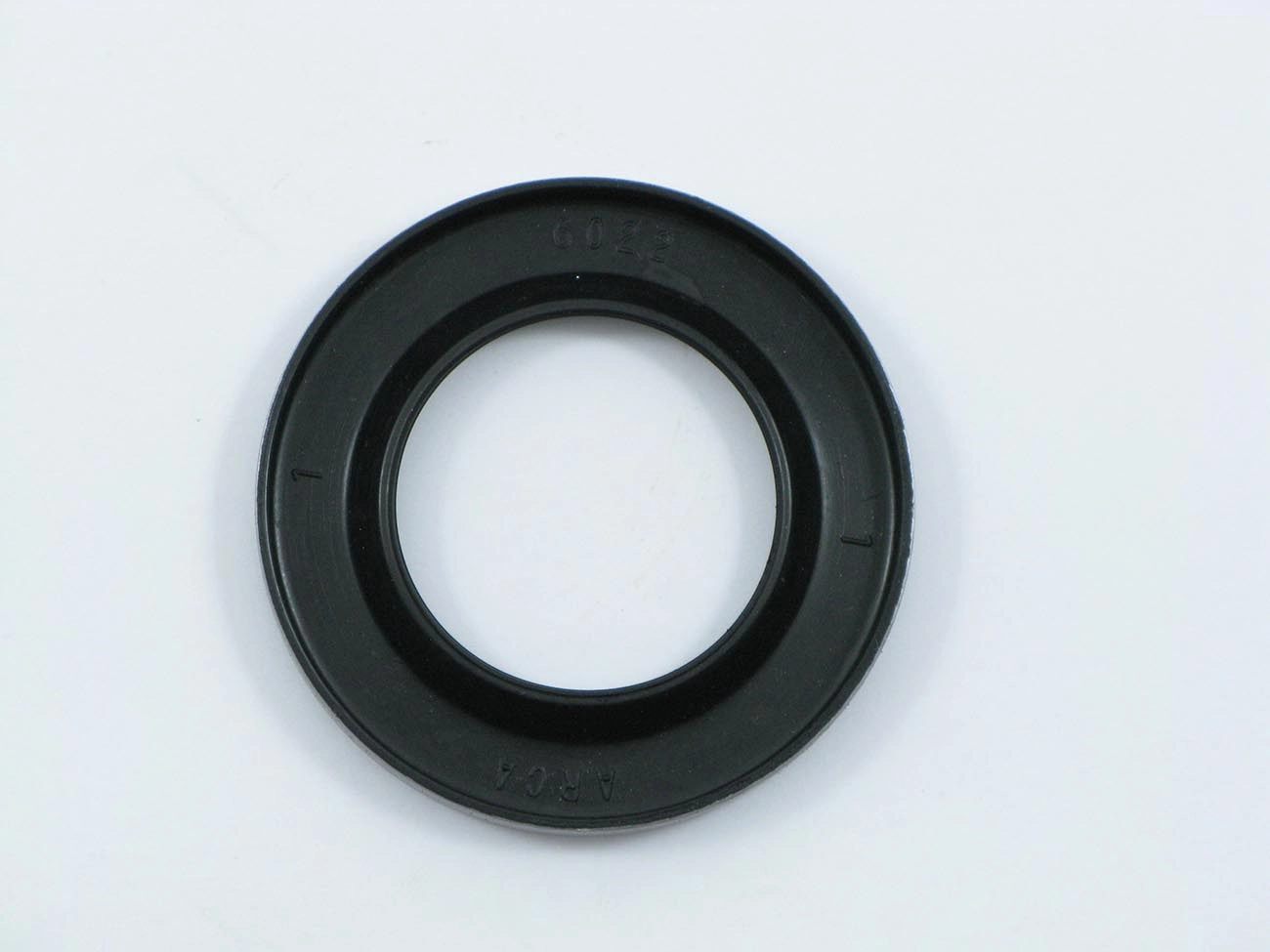 RETENTOR CUBO RODA TRASEIRO INTERNO 35,00X57,90X6,40MM TRASEIRA WILLYS F-75/JEEP/RURAL 35X57,90X6,40MM