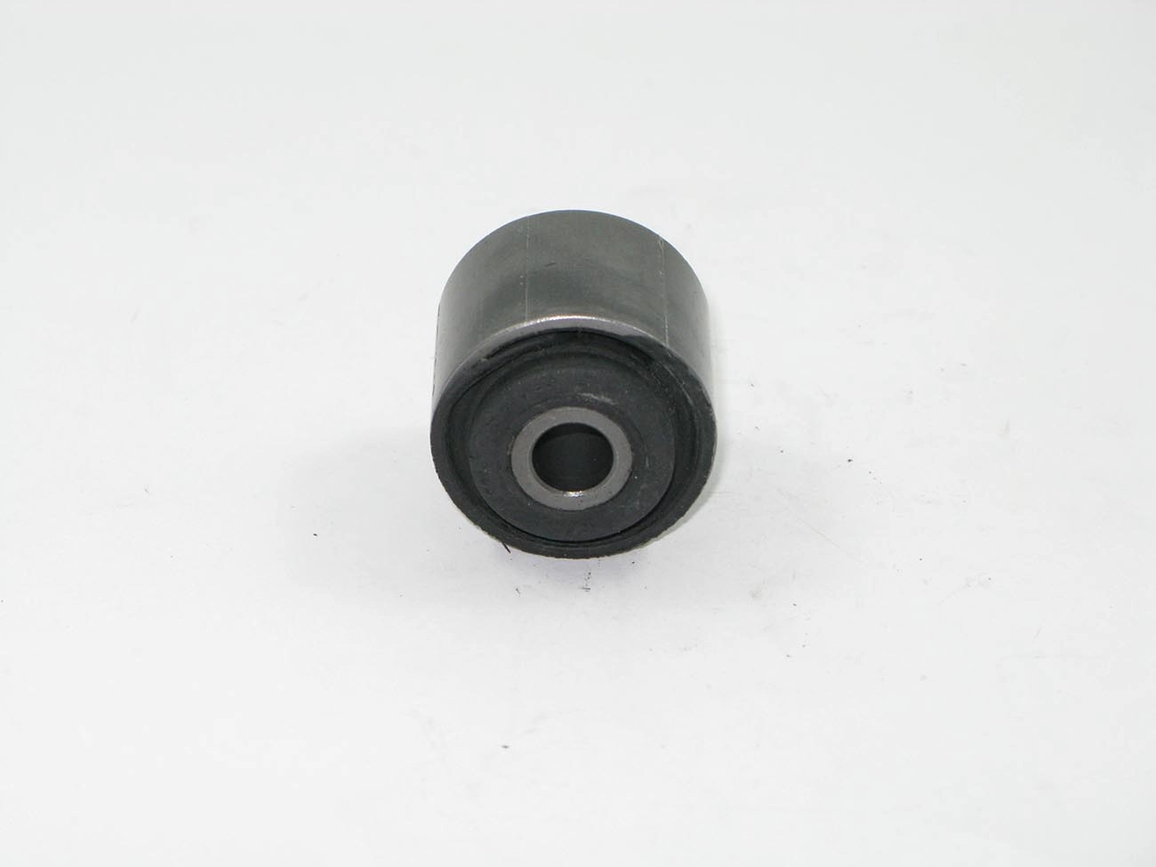 BUCHA FIXAÇÃO EIXO TRASEIRO VW PASSAT BR 1974/1989 VARIANT II 1977/1981
