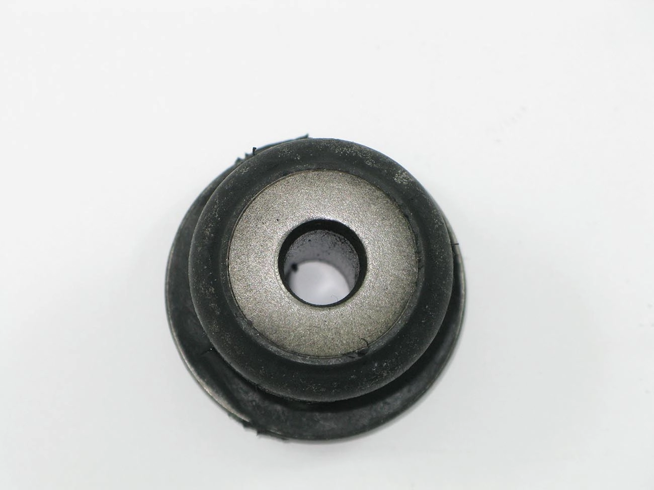 BUCHA DIANTEIRA QUADRO MOTOR 12 MM SUSPENSAO VW GOL 16V 12MM