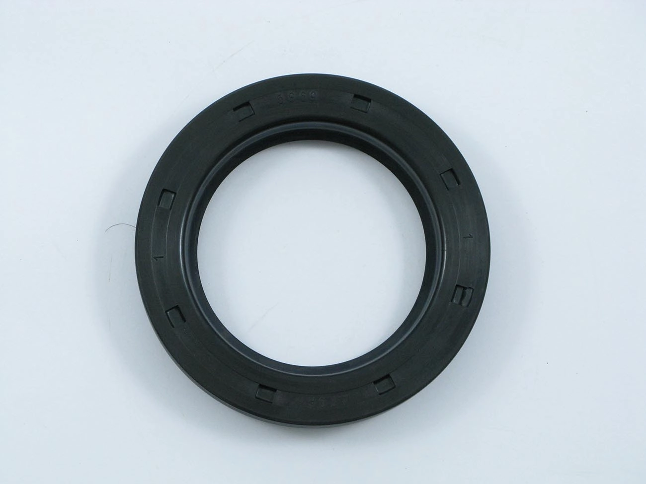 RETENTOR RODA DIANTEIRA FORD RANGER 97/ 4X4