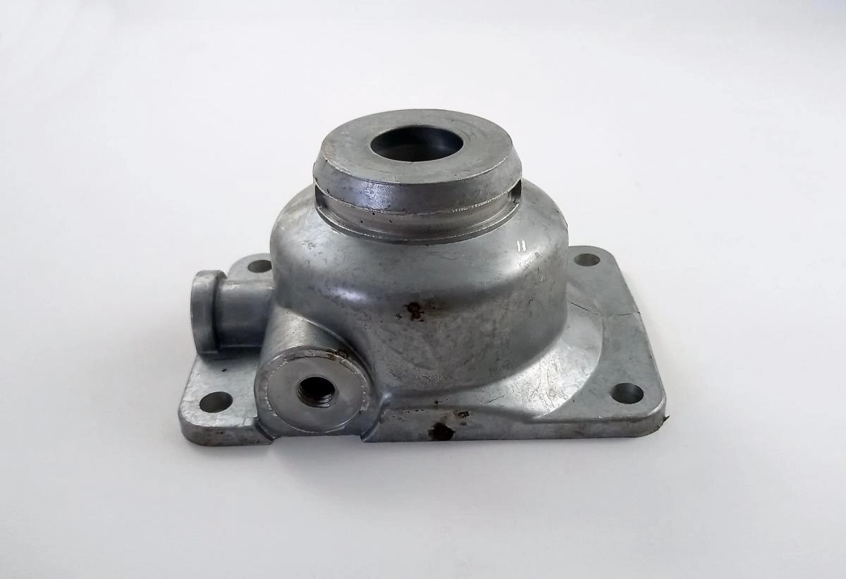 TAMPA DA ALAVANCA DE CAMBIO FORD F-600/700/11000/21000 - GM D-60/70 - TORRE