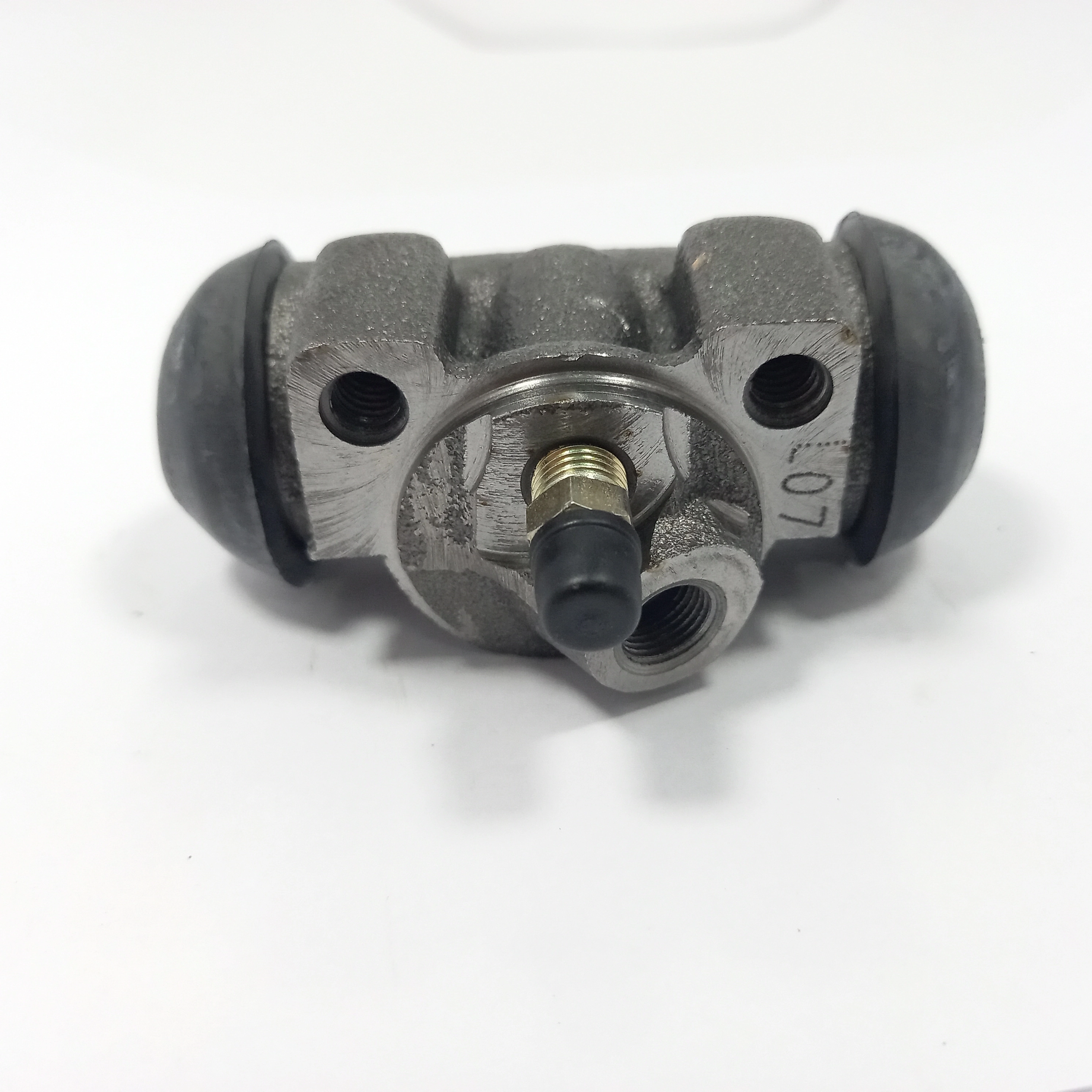 CILINDRO RODA TRASEIRA DIREITA AGRALE 1600/1800 90/96 - FORD F-4000 85/94 - 15/16 - 23,81MM