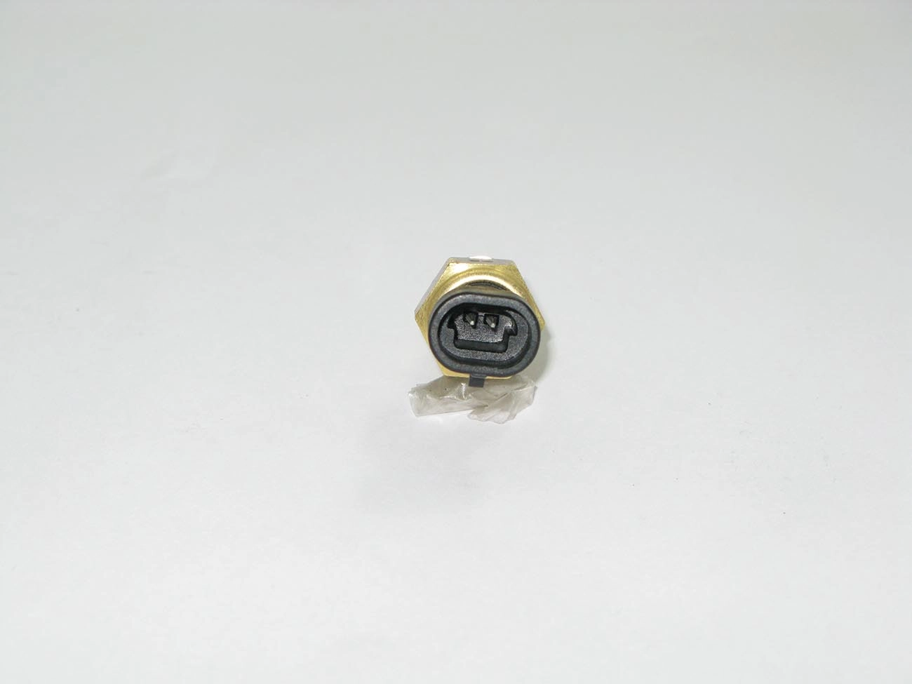 SENSOR TEMPERATURA/PLUG ELETRÔNICO ÁGUA INJEÇÃO ELETRÔNICA COR PRETO GM MONZA/KADETT EFI OMEGA 2.0/2.2 S-10 95/