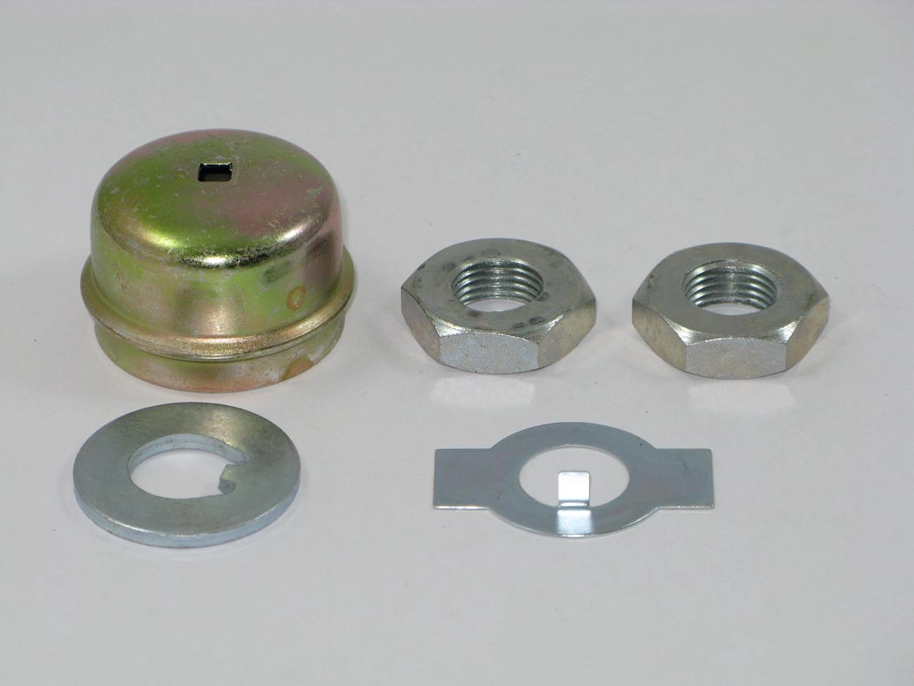 KIT CALOTA RODA DIANTEIRA ESQUERDA COM FURO VW FUSCA 79/ ESQUERDO