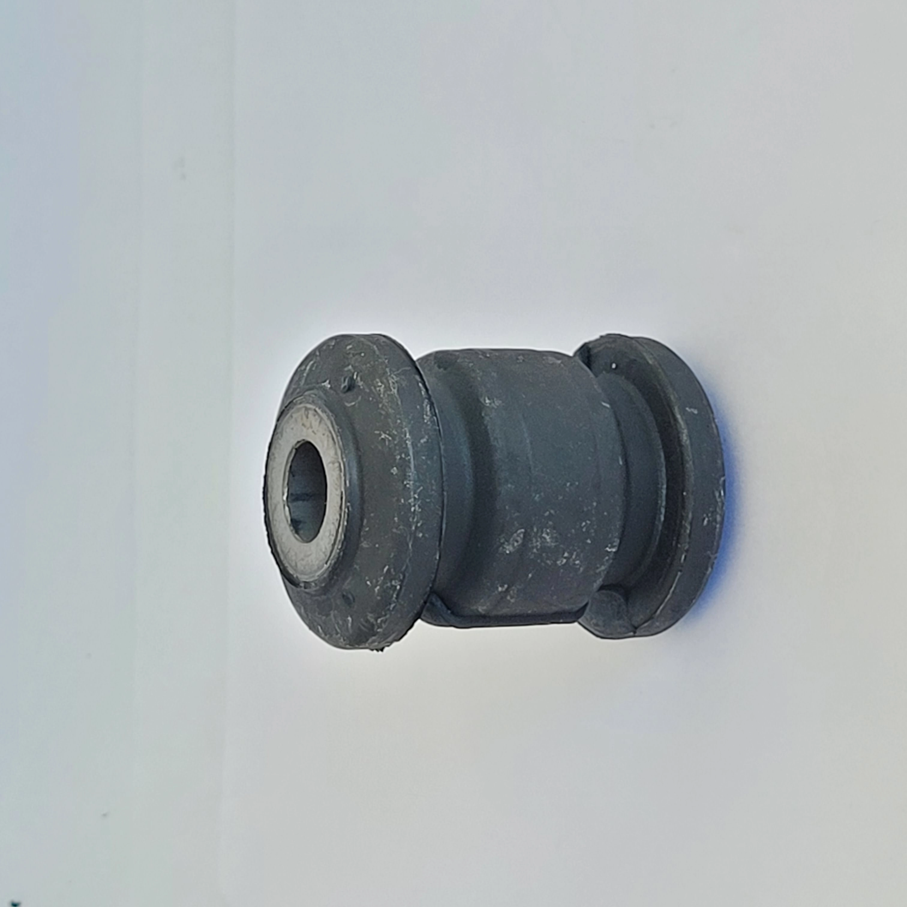 BUCHA DIANTEIRA DA BANDEJA DIANTEIRA HONDA CR-V 2007/2011 - SUSPENSAO DIANTEIRA