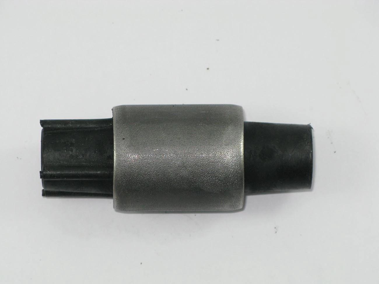 BUCHA BANDEJA INFERIOR SUPERIOR SUSPENSÃO TRASEIRA USA QUATRO PEÇAS GM VECTRA 96/