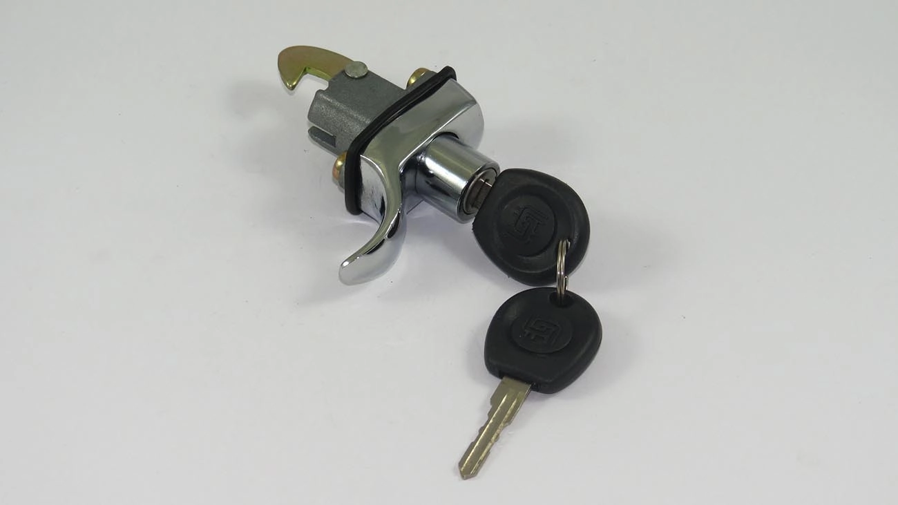 FECHADURA PORTA MALAS VW FUSCA 70/ TODOS - BOTAO TAMPA MOTOR C/CHAVE - CROMADO