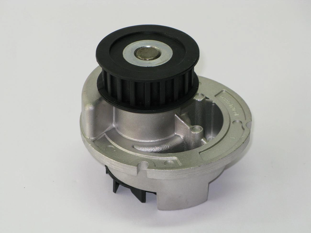 BOMBA ÁGUA LINHA LEVE GM NOVO CORSA 1.8/MERIVA 8V 02/ SPIN 12/18 ZAFIRA 01/