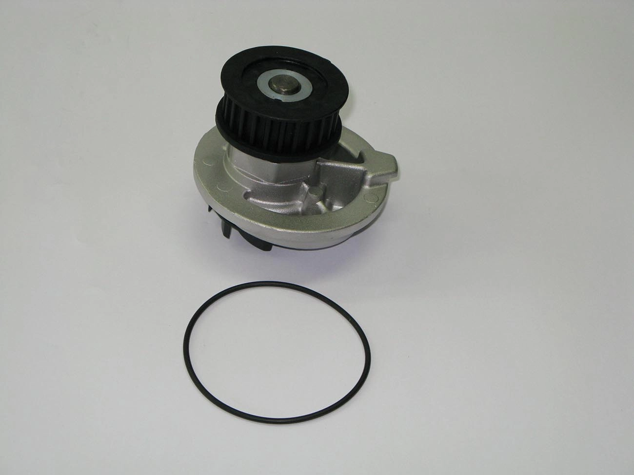 BOMBA ÁGUA LINHA LEVE AGUA GM VECTRA/ZAFIRA 2.0/2.2 8V ASTRA 1.8/2.0 TODOS S-10 2.2/2.4 95/11 13/