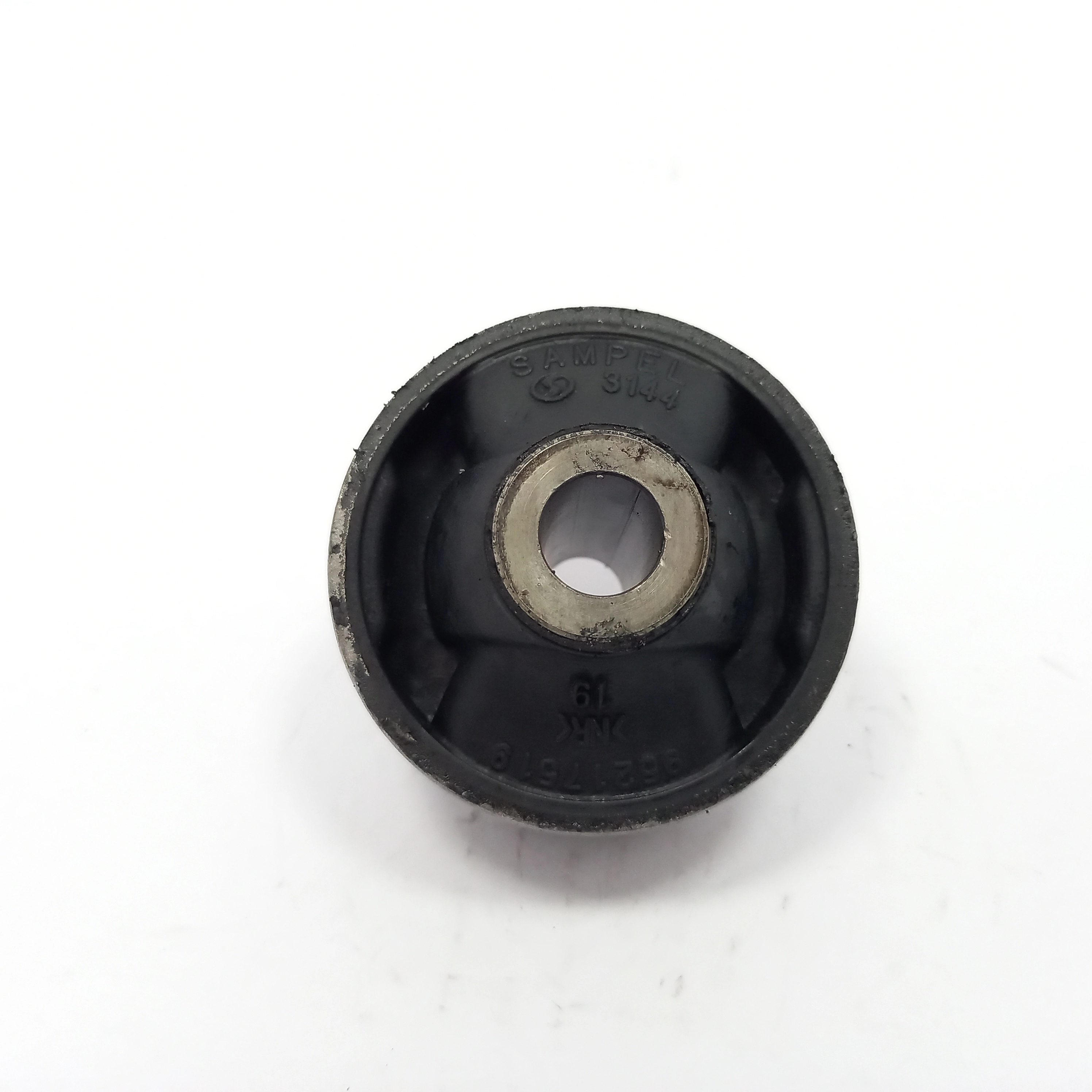 BUCHA TRASEIRA BANDEJA SUSPENSÃO DIANTEIRA GM COBALT 11/ ONIX 12/ PRISMA 13 SONIC SPIN