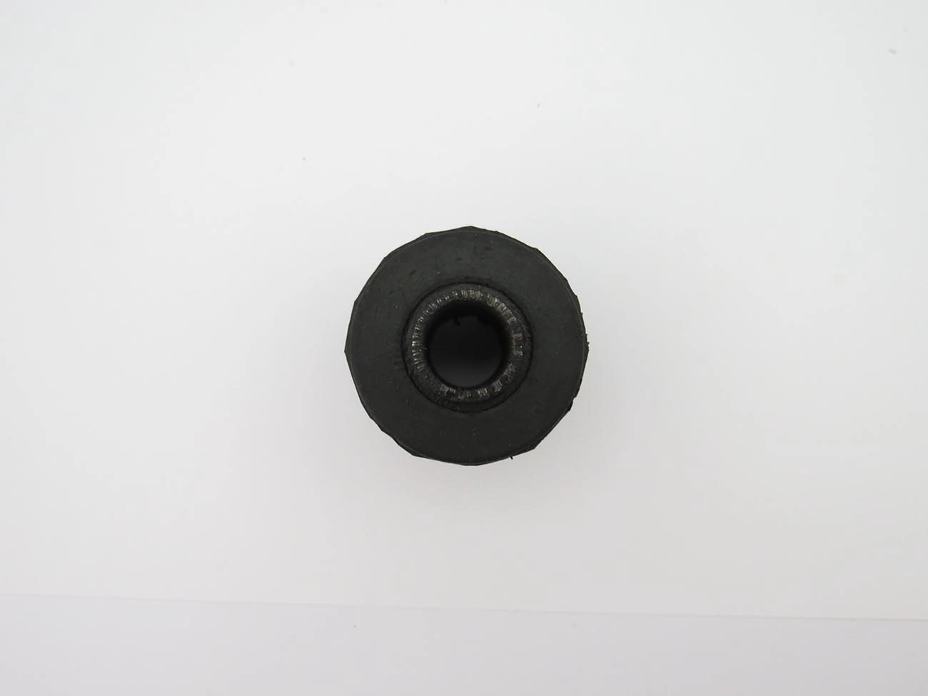 BUCHA DA BANDEJA SUPERIOR MITSUBISHI L-200 92/2002 - 4X4 - SUSPENSAO DIANTEIRA