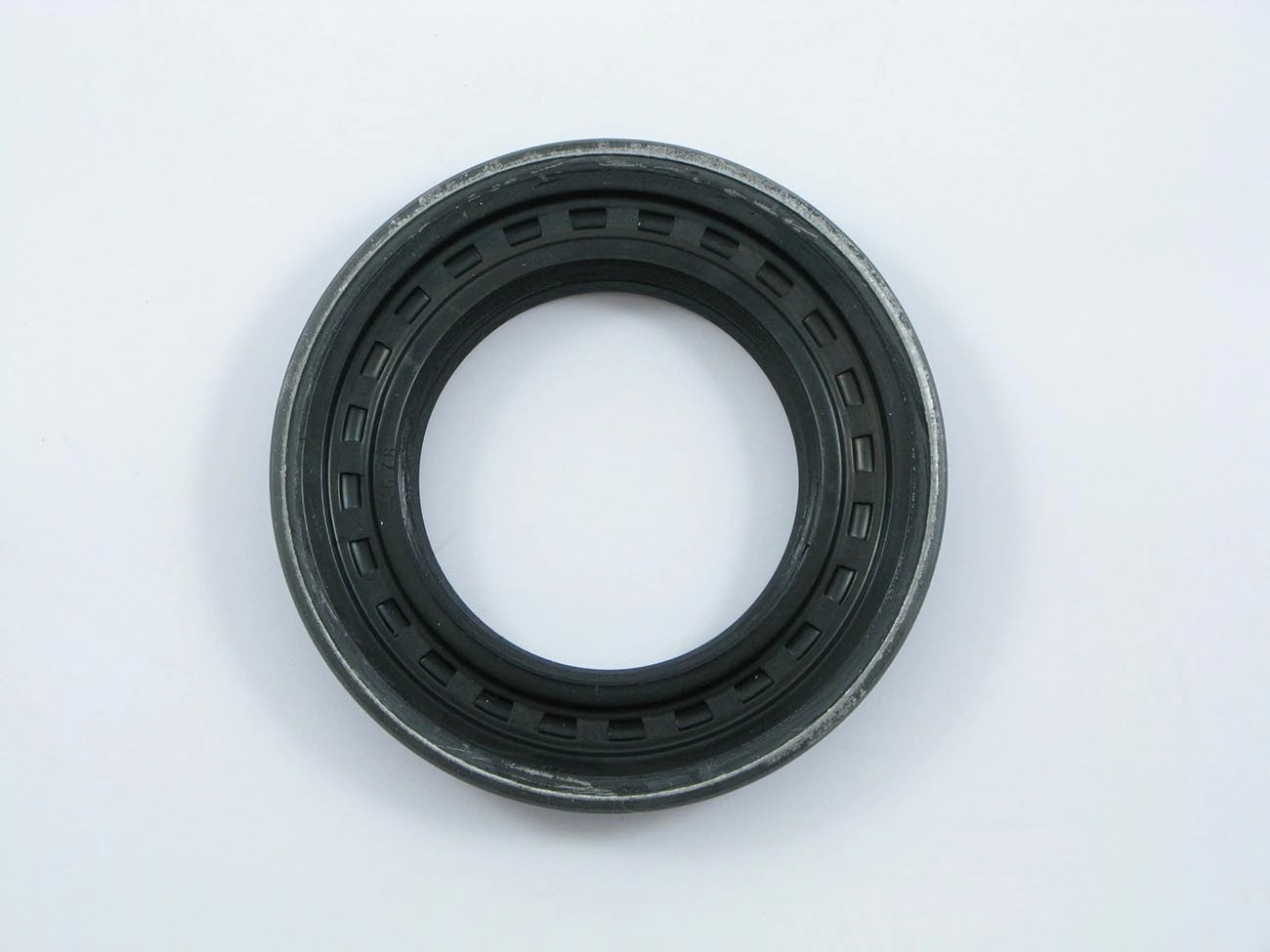 RETENTOR PINHÃO DO DIFERENCIAL FORD F-12000/14000 - VW 14.140/14.210/15.150/16.170/16.210/16.220