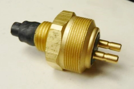 INTERRUPTOR DE FREIO - MB 1313/1513/2213 - FREIO DE MAO A AR