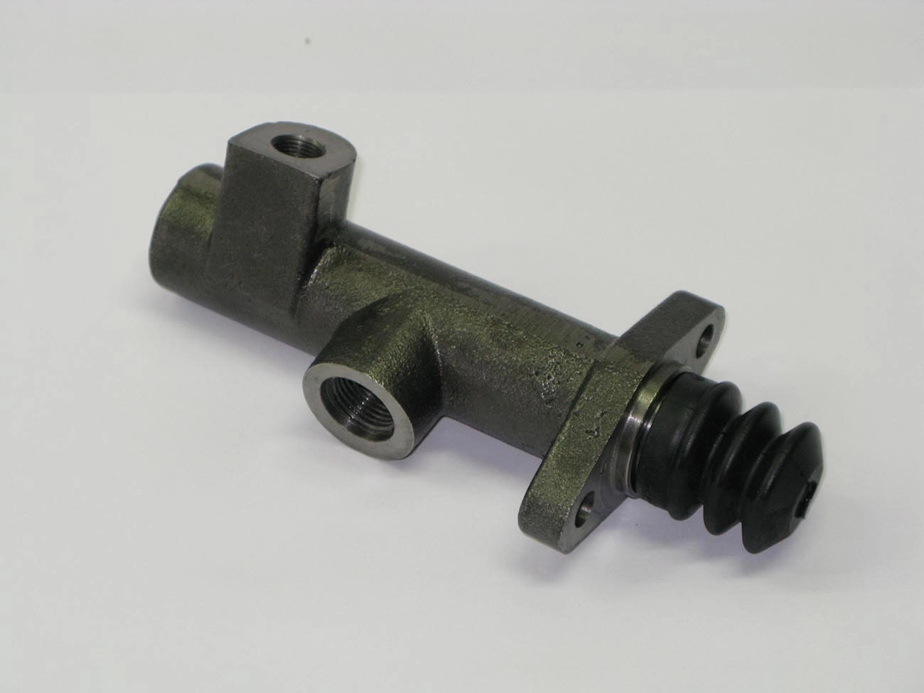 CILINDRO MESTRE DE EMBREAGEM VW 6.80/6.90/7.90/7.110/11.130/11.140/12.140/13.130 - 3/4 - 19.05MM