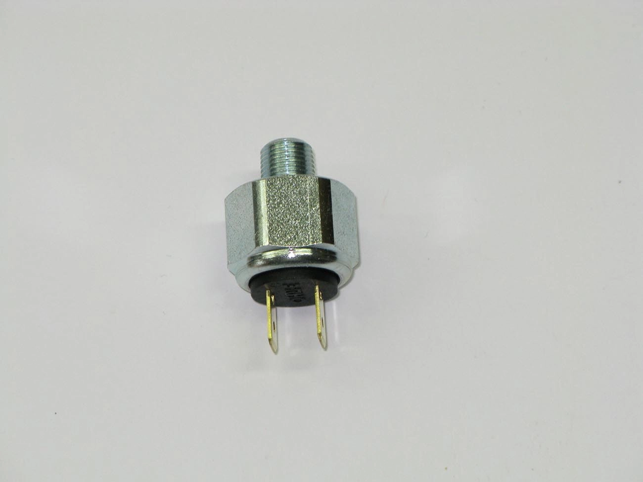 INTERRUPTOR LUZ FREIO WILLYS F-75/
