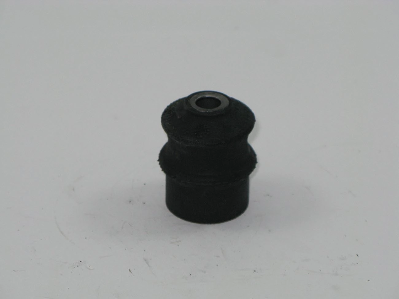 BUCHA TRASEIRA QUADRO MOTOR SUSPENSAO VW SAVEIRO 12.96/97
