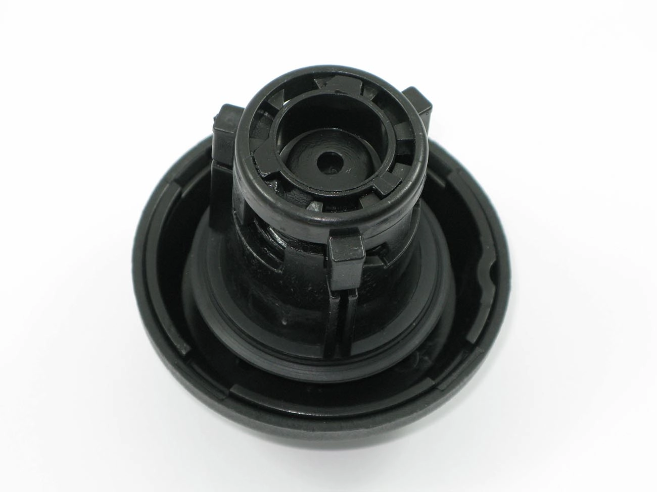 TAMPA PARA TANQUE COMBUSTÍVEL COM CHAVES FORD FIESTA/KA/COURIER 96/09.2002 C/ENCAIXE