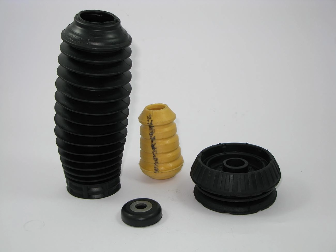 KIT AMORTECEDOR DIANTEIRO COMPLETO COXIM COM ROLAMENTO/BATENTE/COIFA FORD COURIER 97/13 FIESTA STREET 96/07 KA