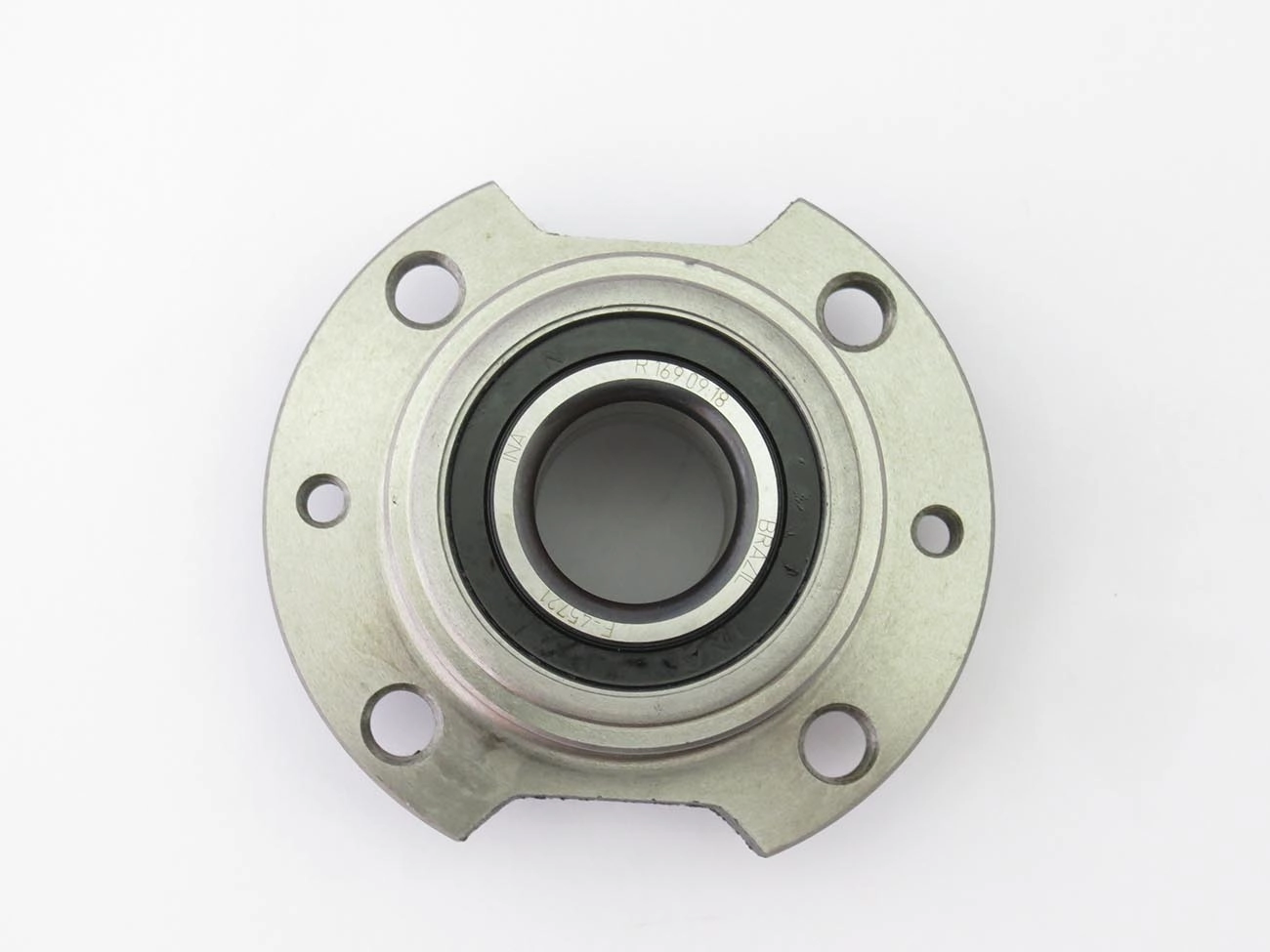 CUBO TRASEIRO COM ROLAMENTO SEM ABS COM RECORTE FIAT UNO/PRÊMIO 84/08 - 4 FUROS