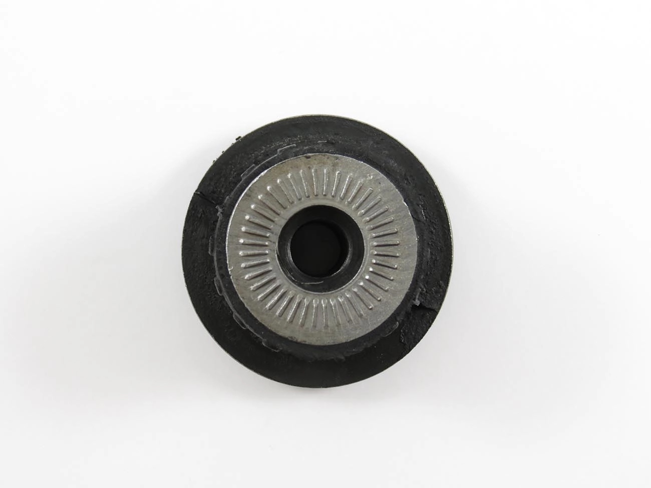 BUCHA DIANTEIRA QUADRO DO MOTOR VW SANTANA/QUANTUM 1984/1995 - FURO 10MM