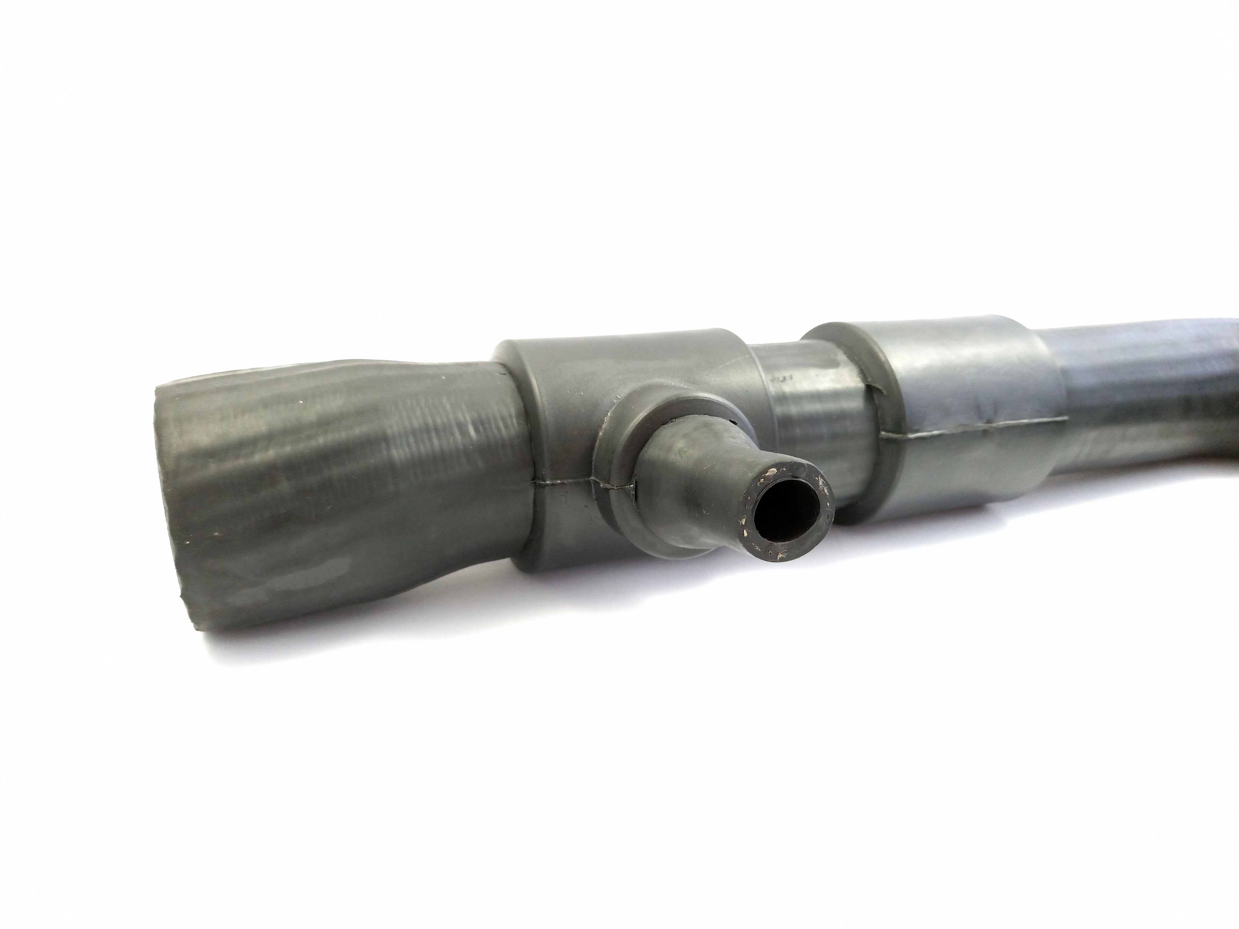 MANGUEIRA INFERIOR DO RADIADOR VW 13.170/15.170/17.210 80/ - C/MOLA -  52X48X21X16MM