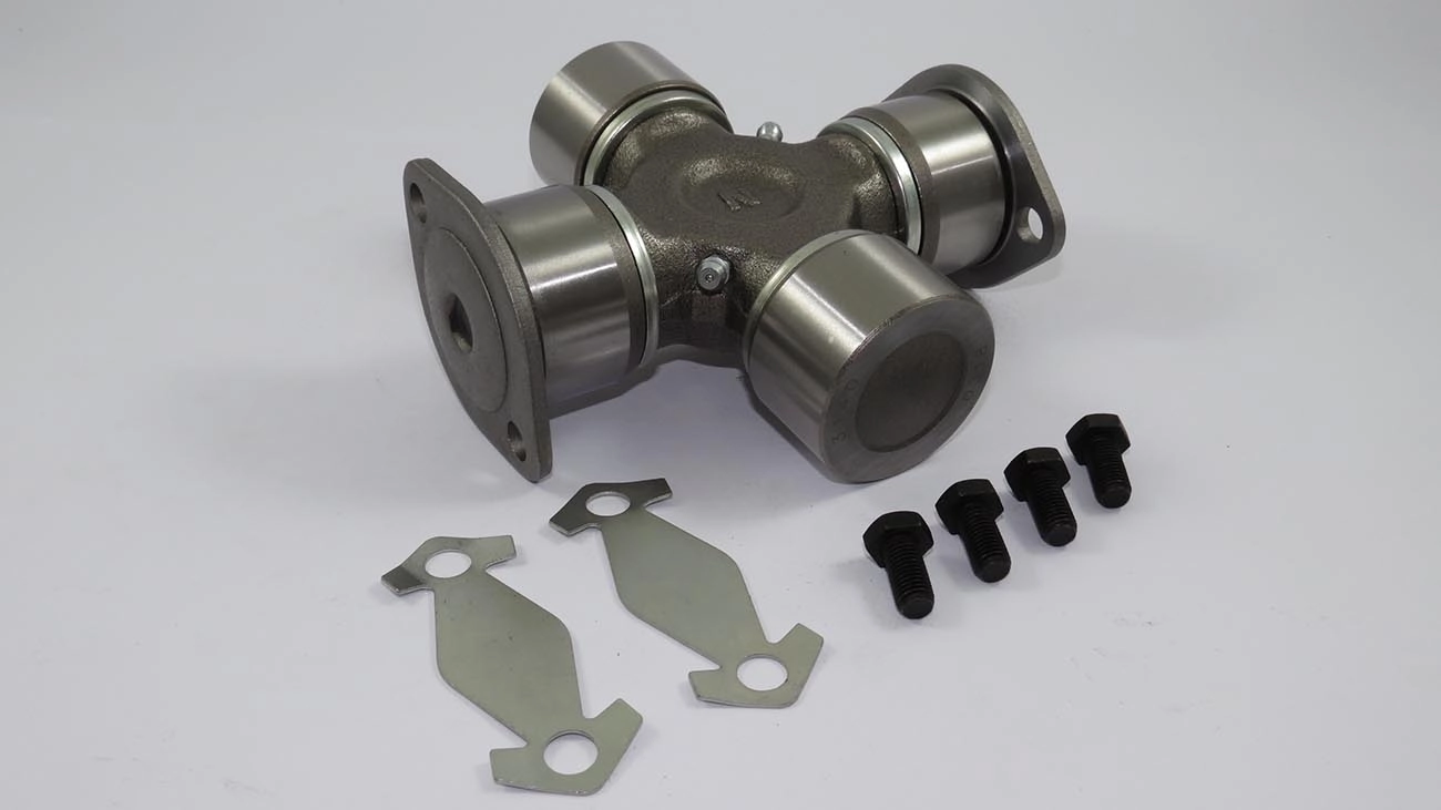 CRUZETA CARDAN FORD CARGO/VW MB 1214/1618/2318 47X134MM - DUAS CATANHAS COM CHAVETA/DUAS PARAFUSADAS