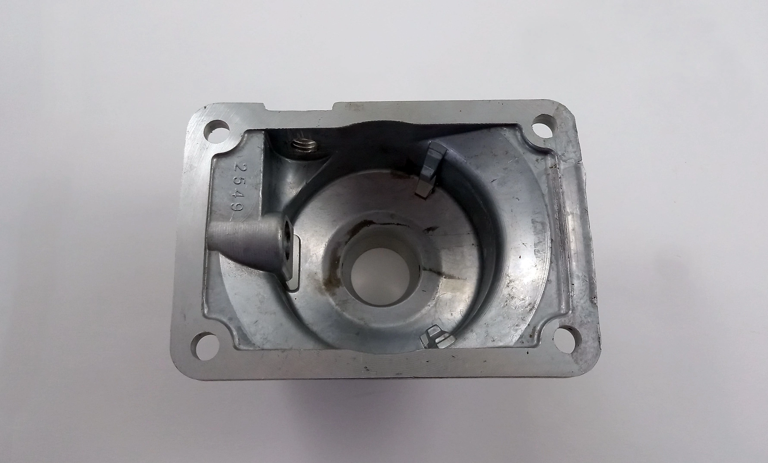 TAMPA DA ALAVANCA DE CAMBIO FORD F-600/700/11000/21000 - GM D-60/70 - TORRE