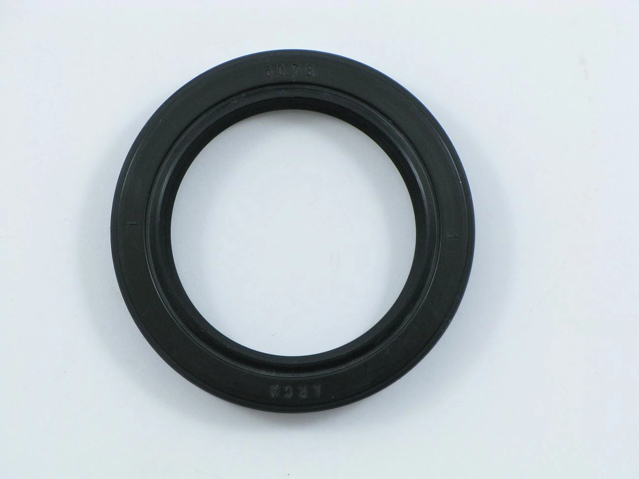RETENTOR CUBO RODA TRASEIRA VW FUSCA/BRASILIA/VARIANT I TODOS - KOMBI 1200/1500 /75 - 44,50X62X11MM