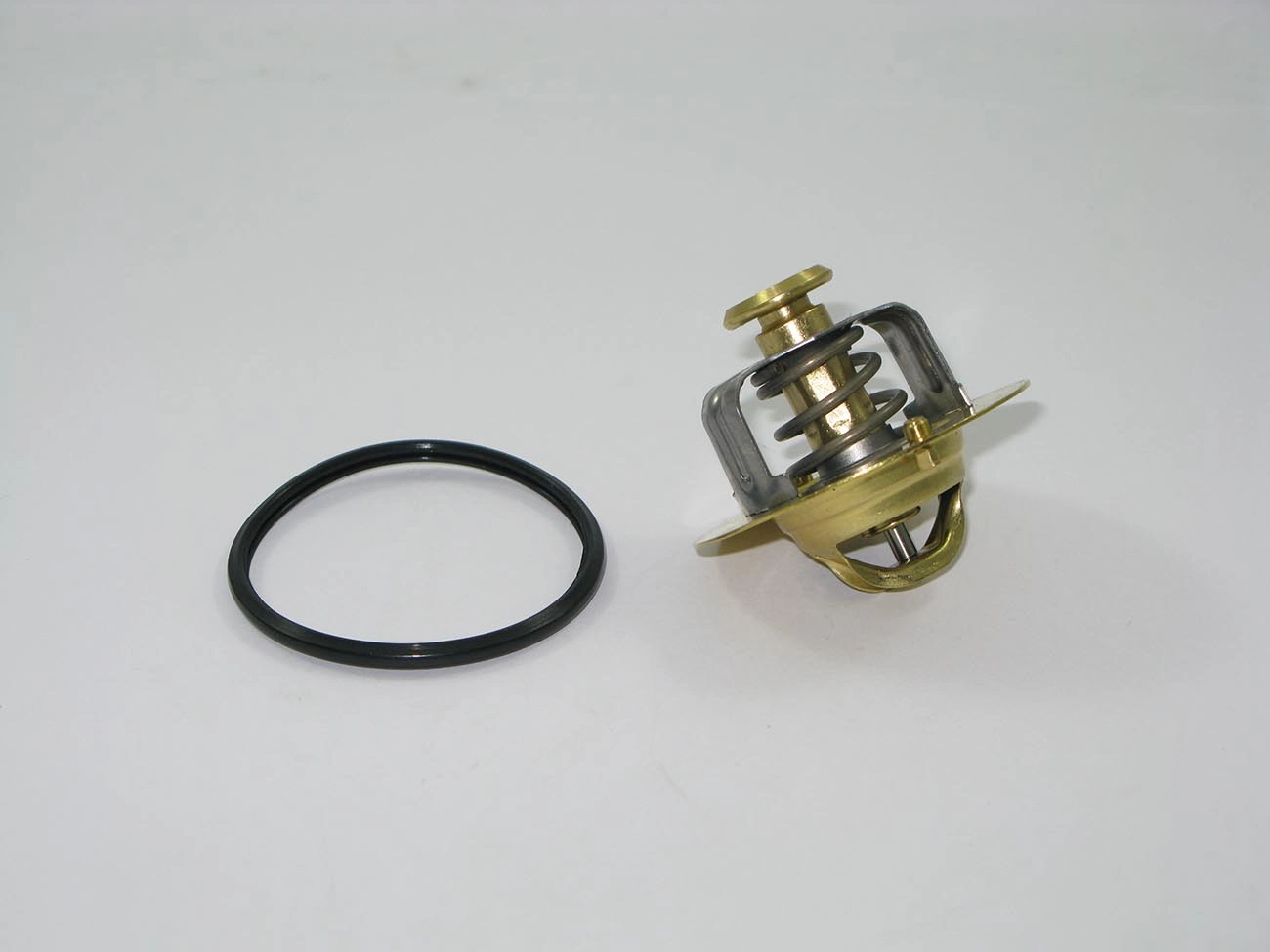 VALVULA TERMOSTATICA FORD F-250/350/4000 2005/ - CUMMINS 3.9