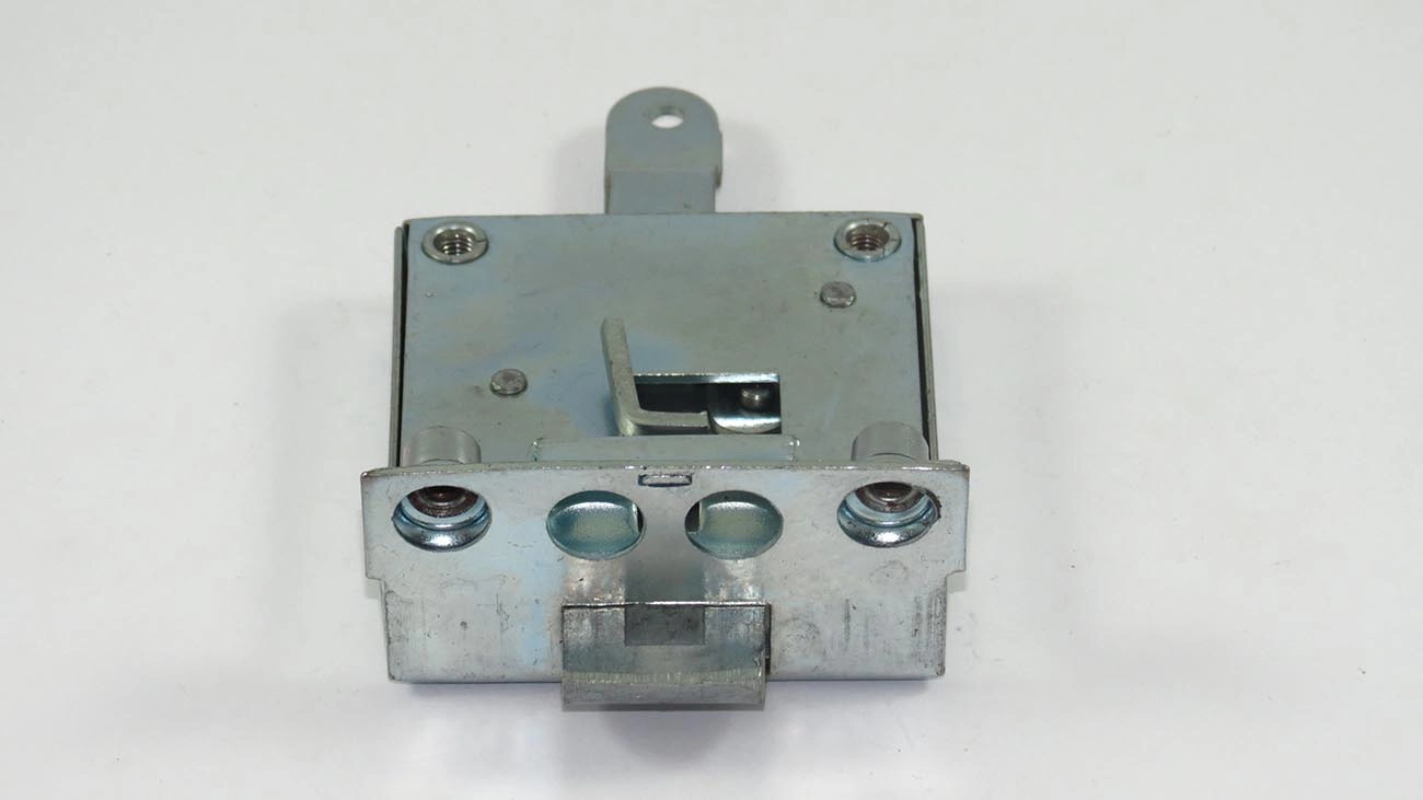 FECHADURA PORTA VW KOMBI 1500 /75 - DIREITA