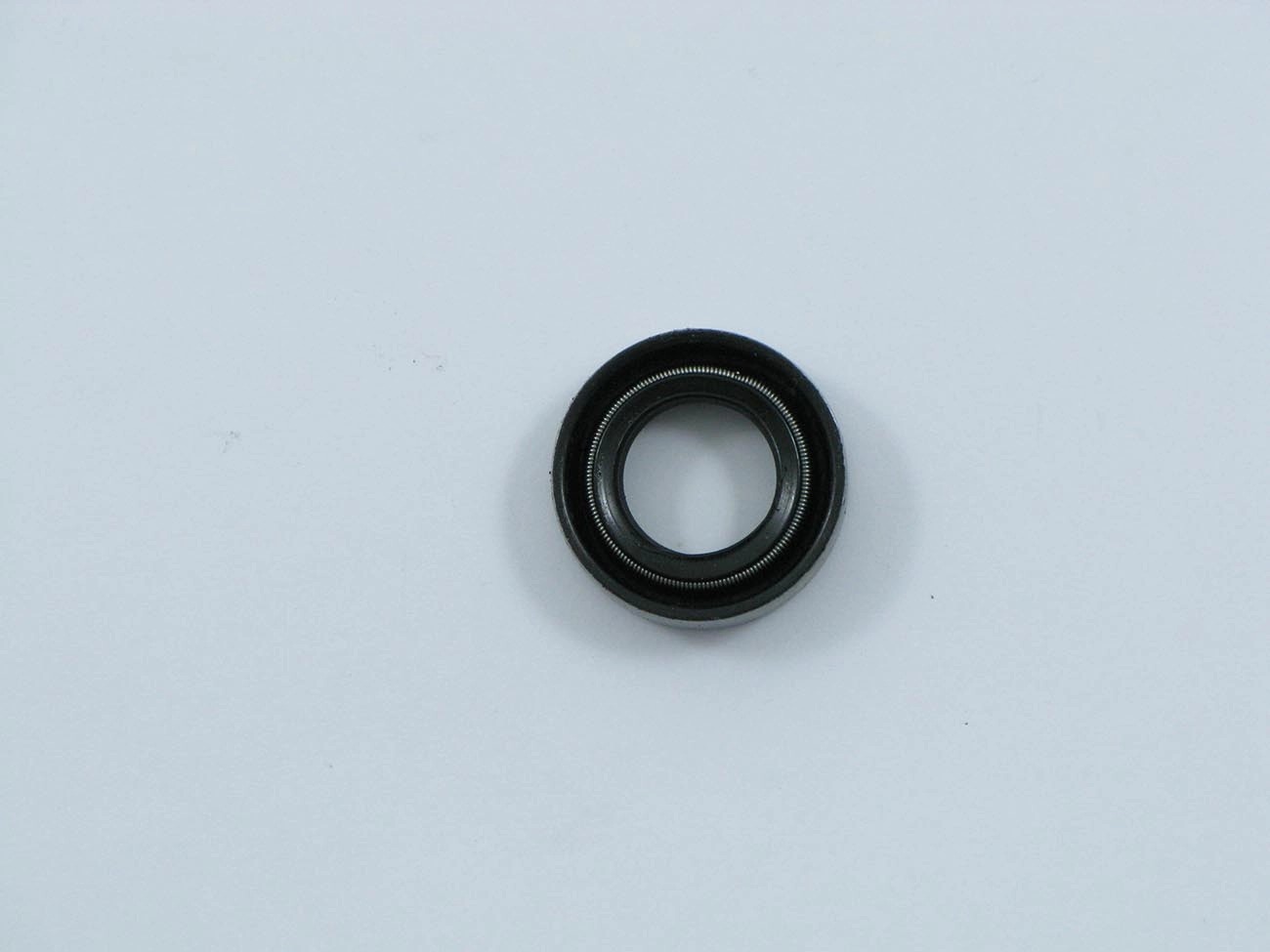 RETENTOR AGRÍCOLA/INDUSTRIAL VALTRA/VALMET - 14X24X7MM - CAIXA MUDANÇAS/CAIXA SATÉLITE TAMPA LATERAL