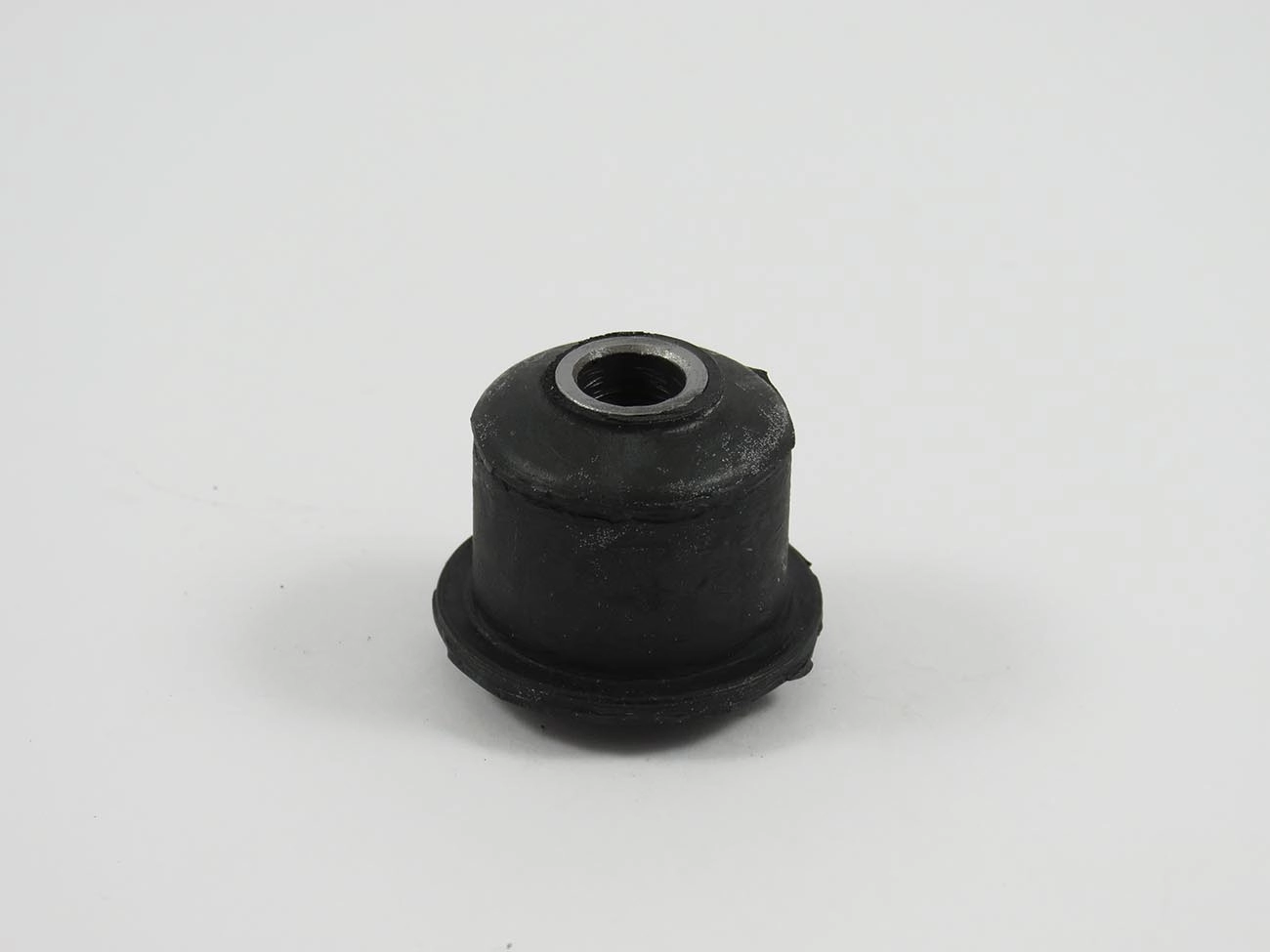 BUCHA SUPORTE ALTERNADOR GM CHEVETTE TODOS