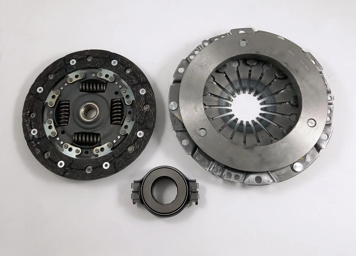 KIT DE EMBREAGEM VW KOMBI 1.4 06/ TOTALFLEX - FUSCA/BRASILIA 73/ - PASSAT 1.5/1.6 74/ - 200MM